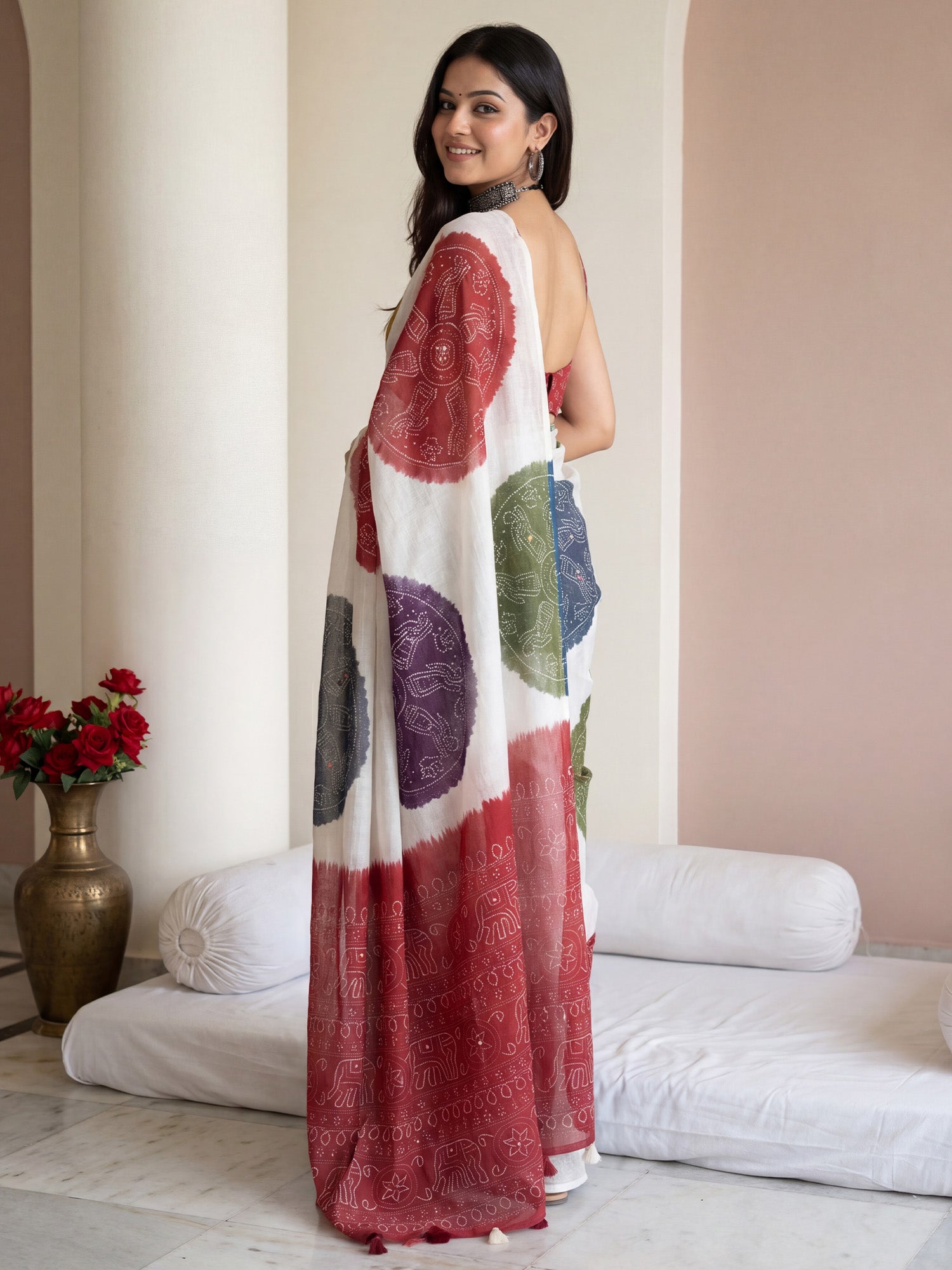 Off White Linen saree – detail view 1