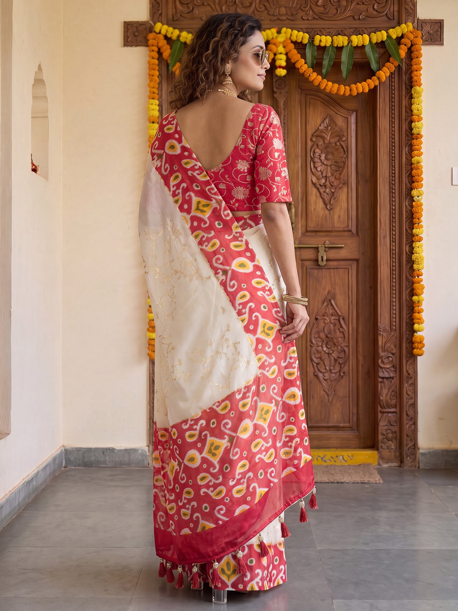 Cream Georgette saree – detail view 1