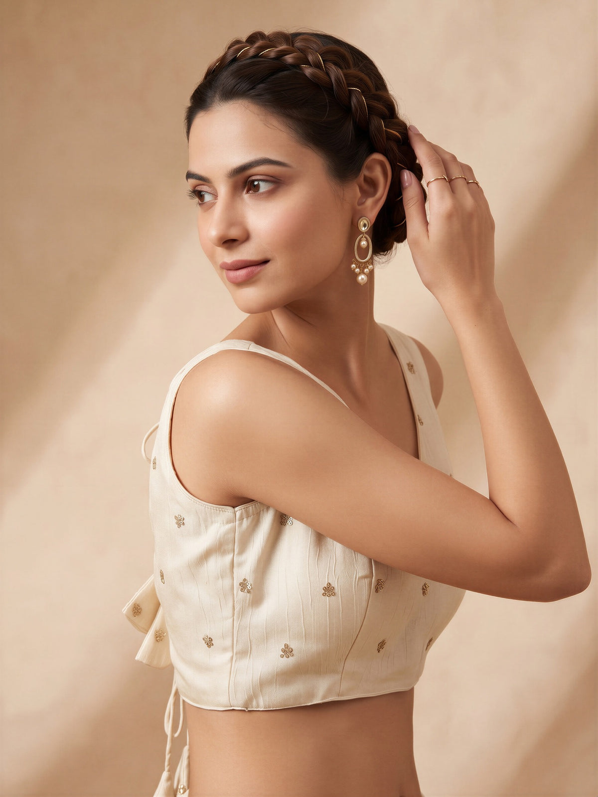 Off White sequin embellished vichitra silk sleeveless readymade saree blouse with v neck view 2
