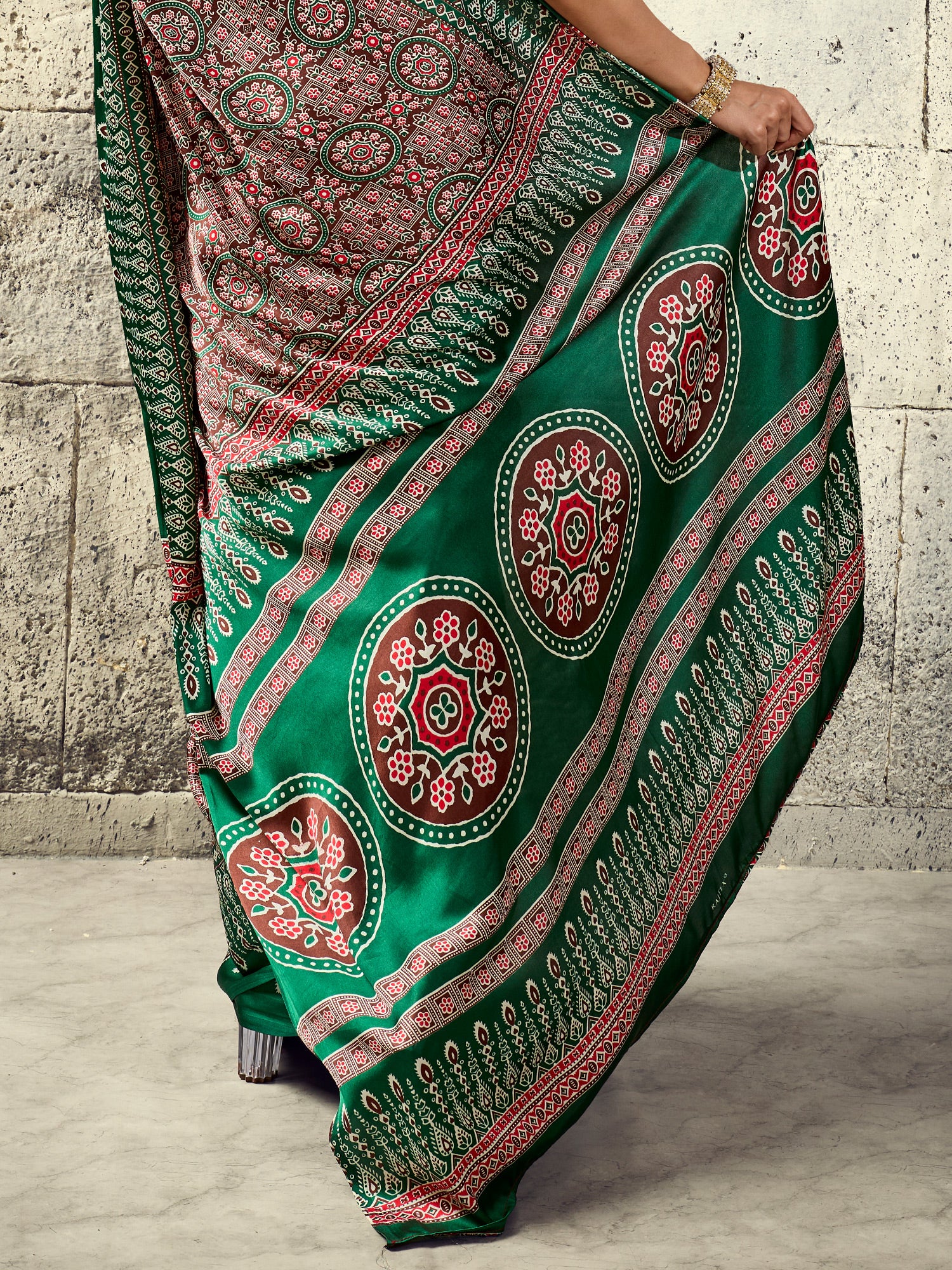 Green Satin saree – detail view 4