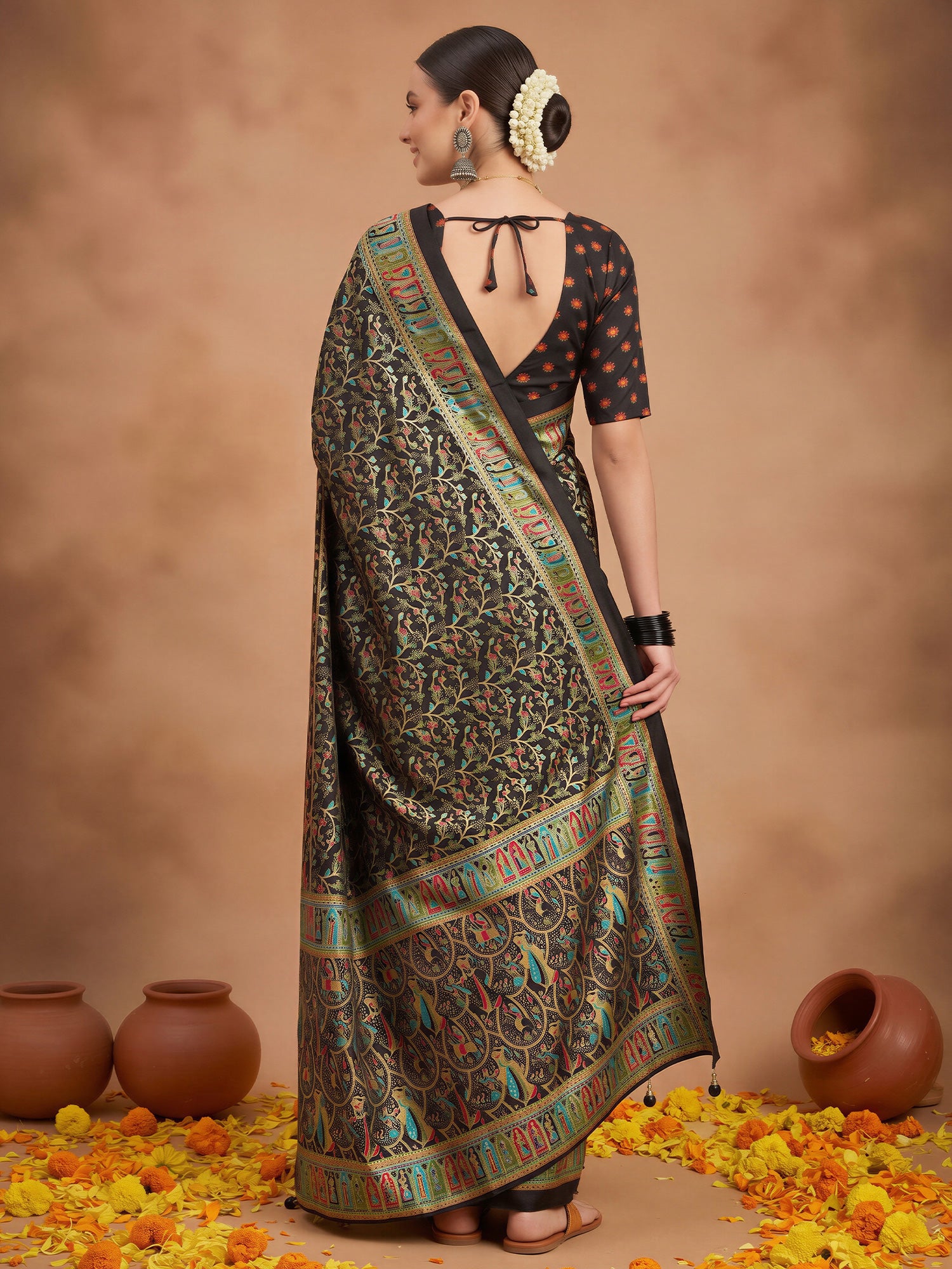 Black Silk Blend saree – detail view 1