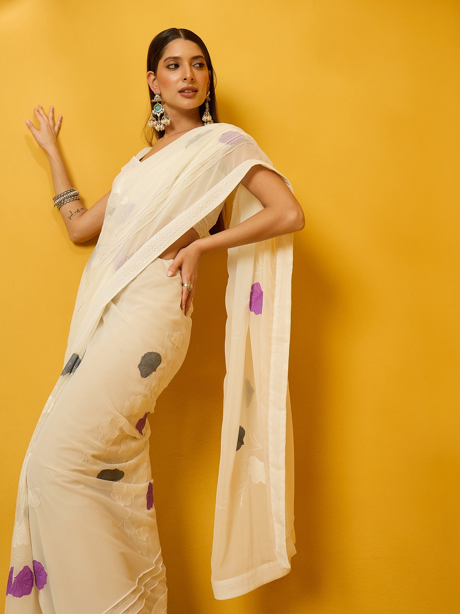 Off White Georgette saree – detail view 4