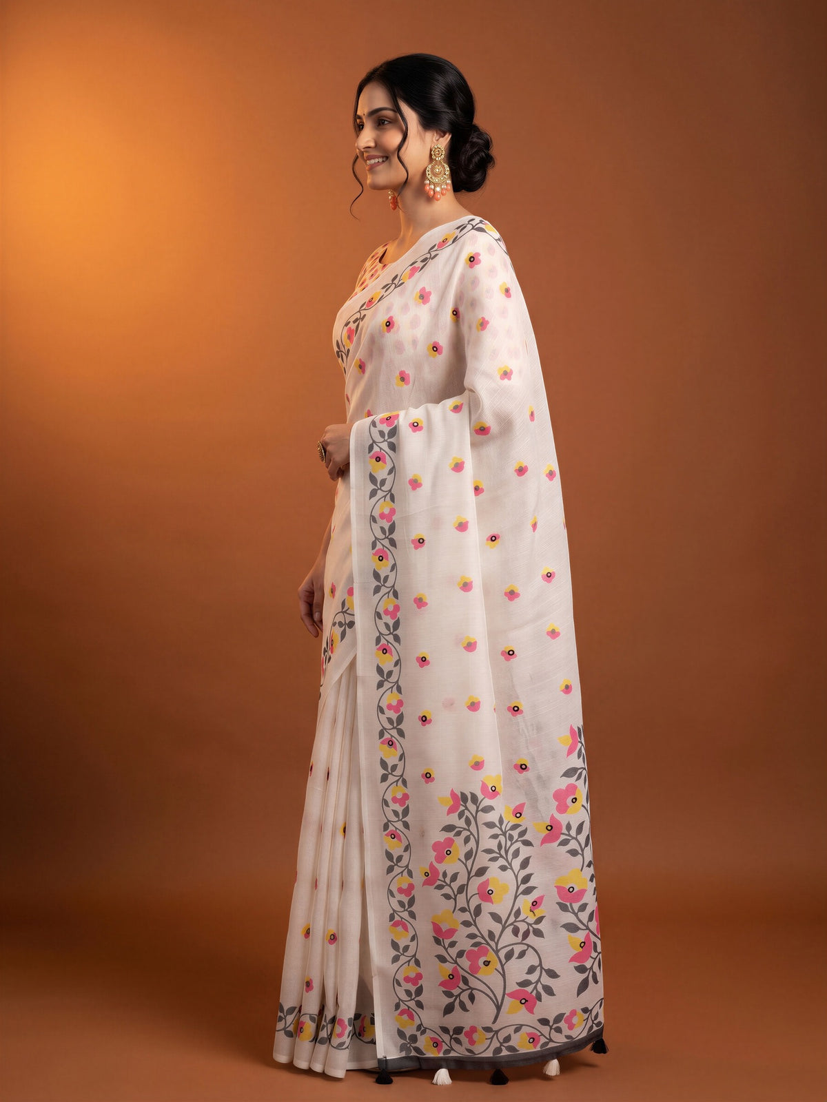Off White Linen Blend saree – detail view 2