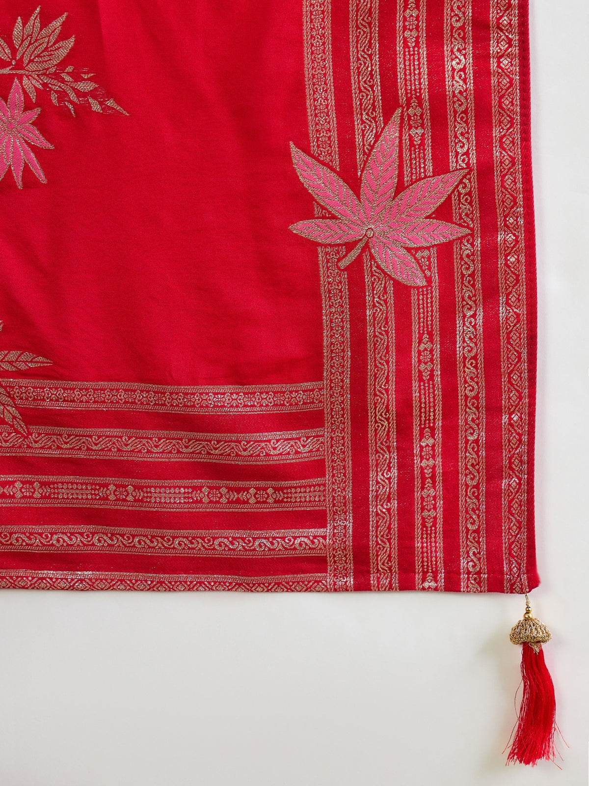 Red Silk Blend saree – detail view 4