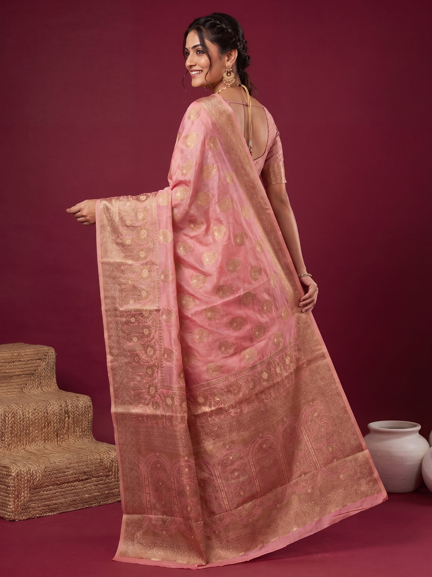Pink Silk Blend saree – detail view 1