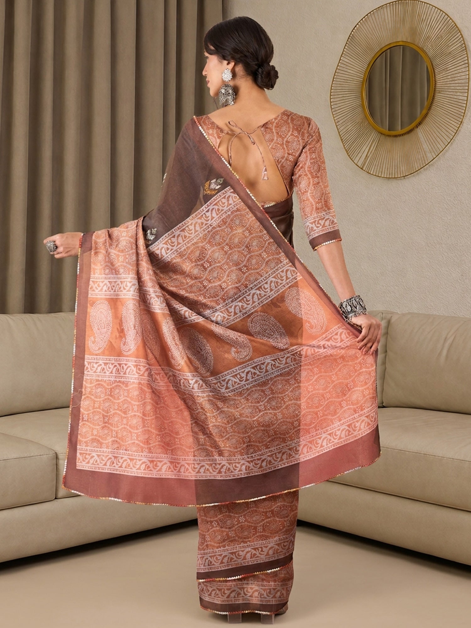 Brown Silk Blend saree – detail view 1