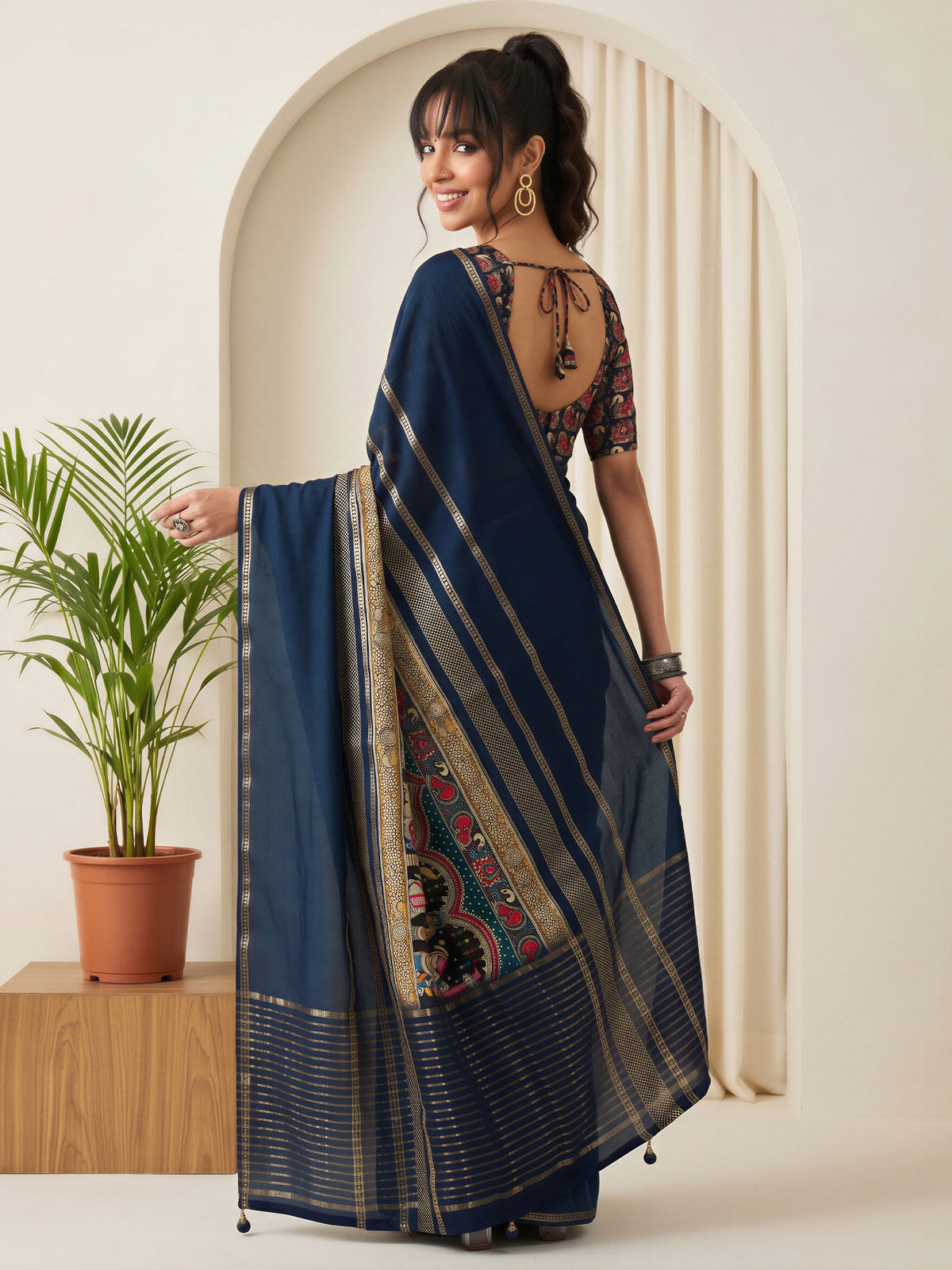 Navy Blue Viscose Silk saree – detail view 1