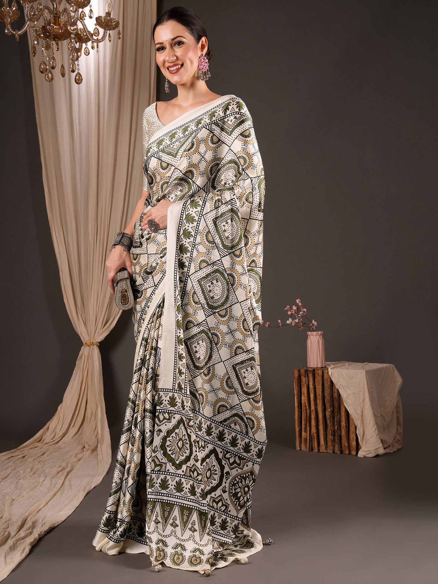 Off White Satin saree – detail view 2