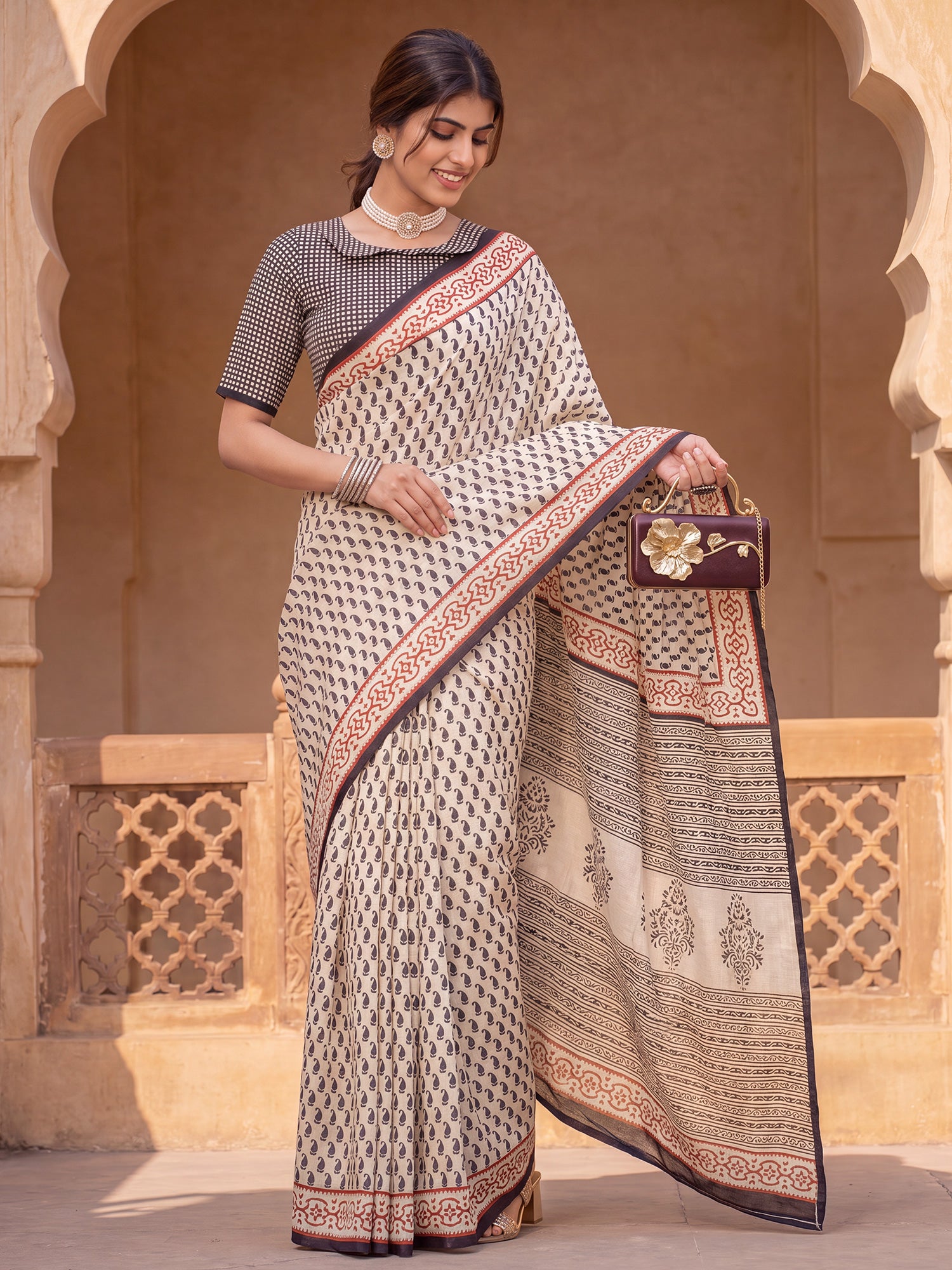Off White Bhagalpuri Silk saree – detail view 3