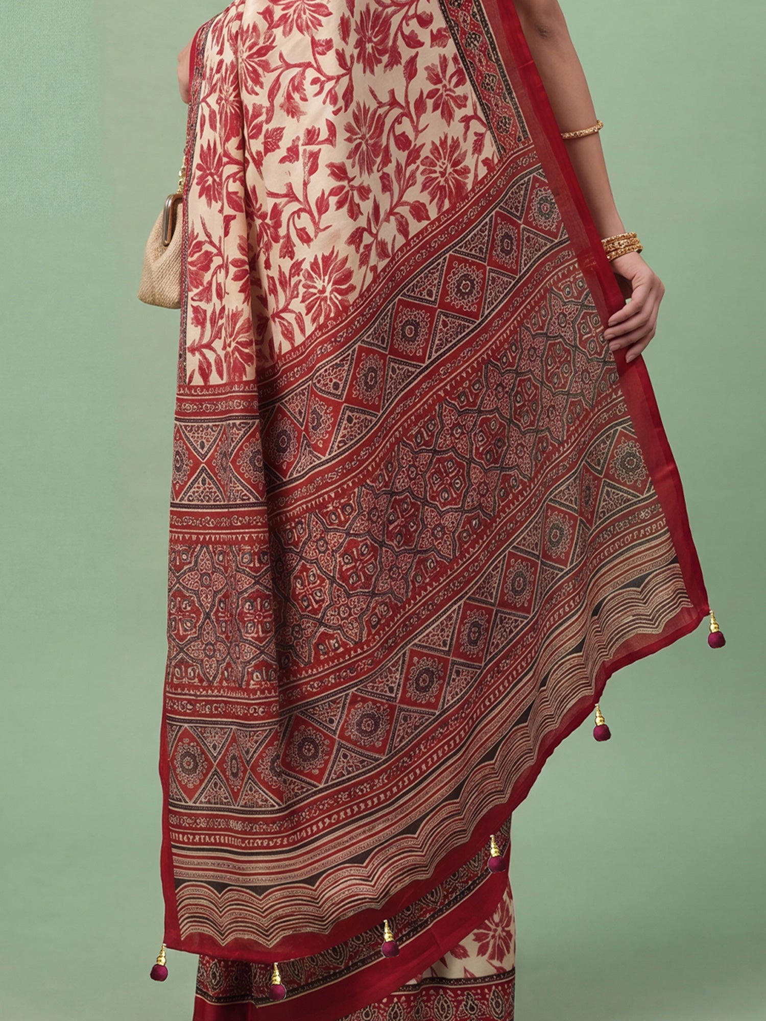 Cream Satin saree – detail view 5