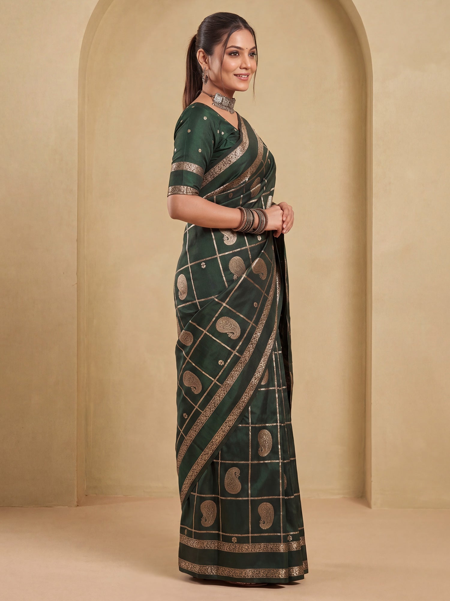 Green Silk Blend saree – detail view 2
