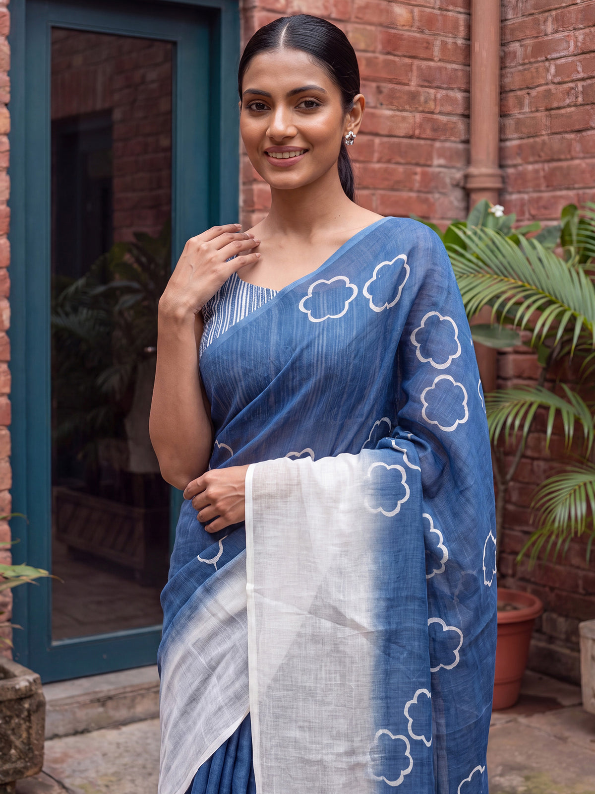 Indigo Cotton Linen saree – detail view 4