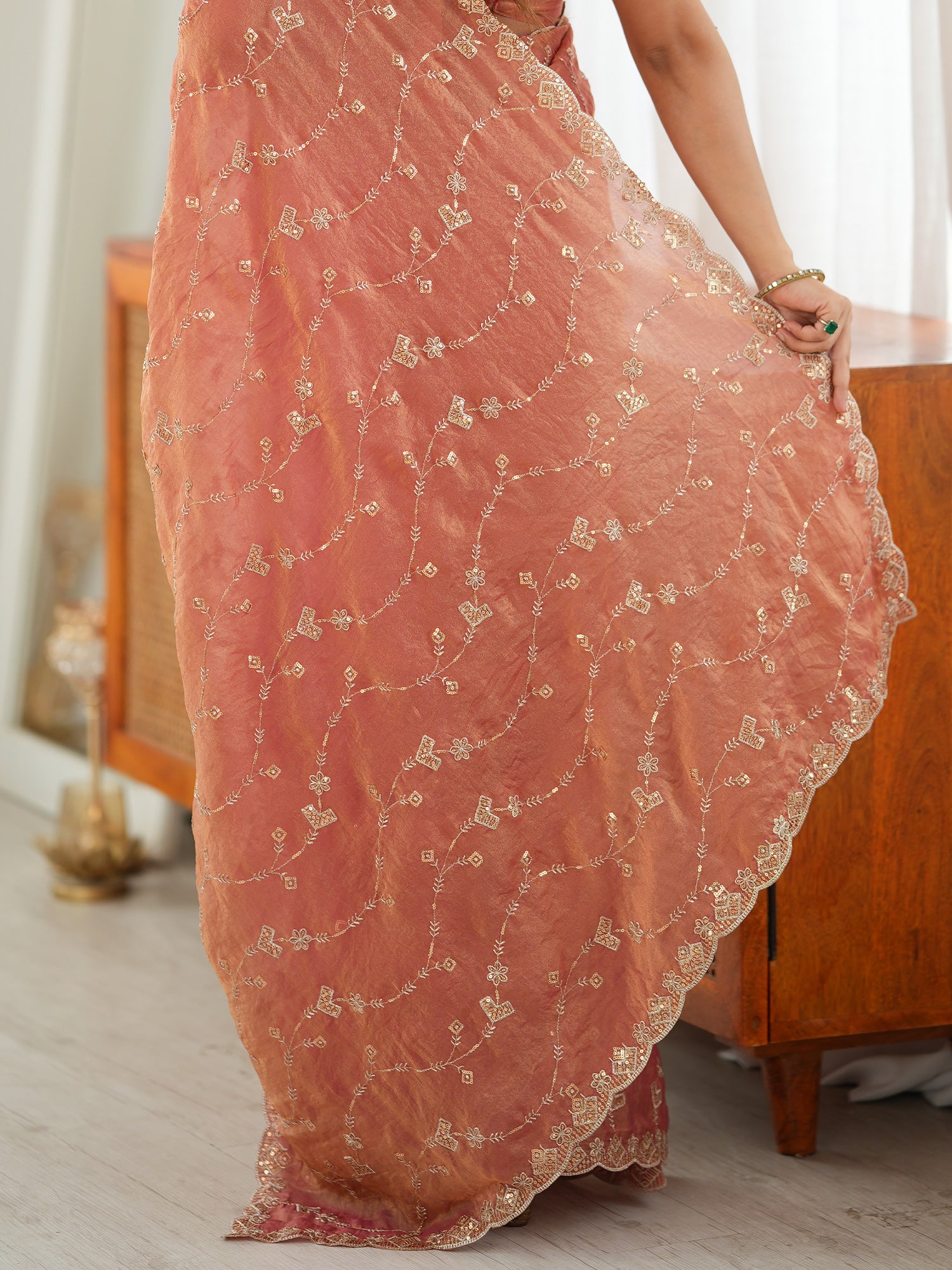 Peach Tissue saree – detail view 5