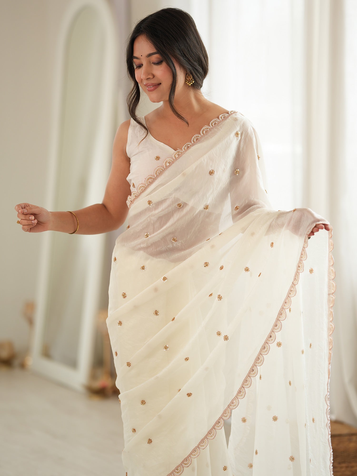 Off White Satin saree – detail view 4