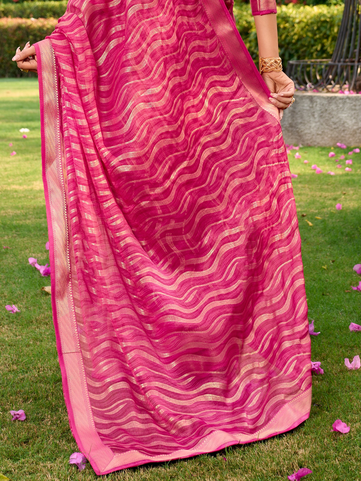 Pink Chiffon saree – detail view 5