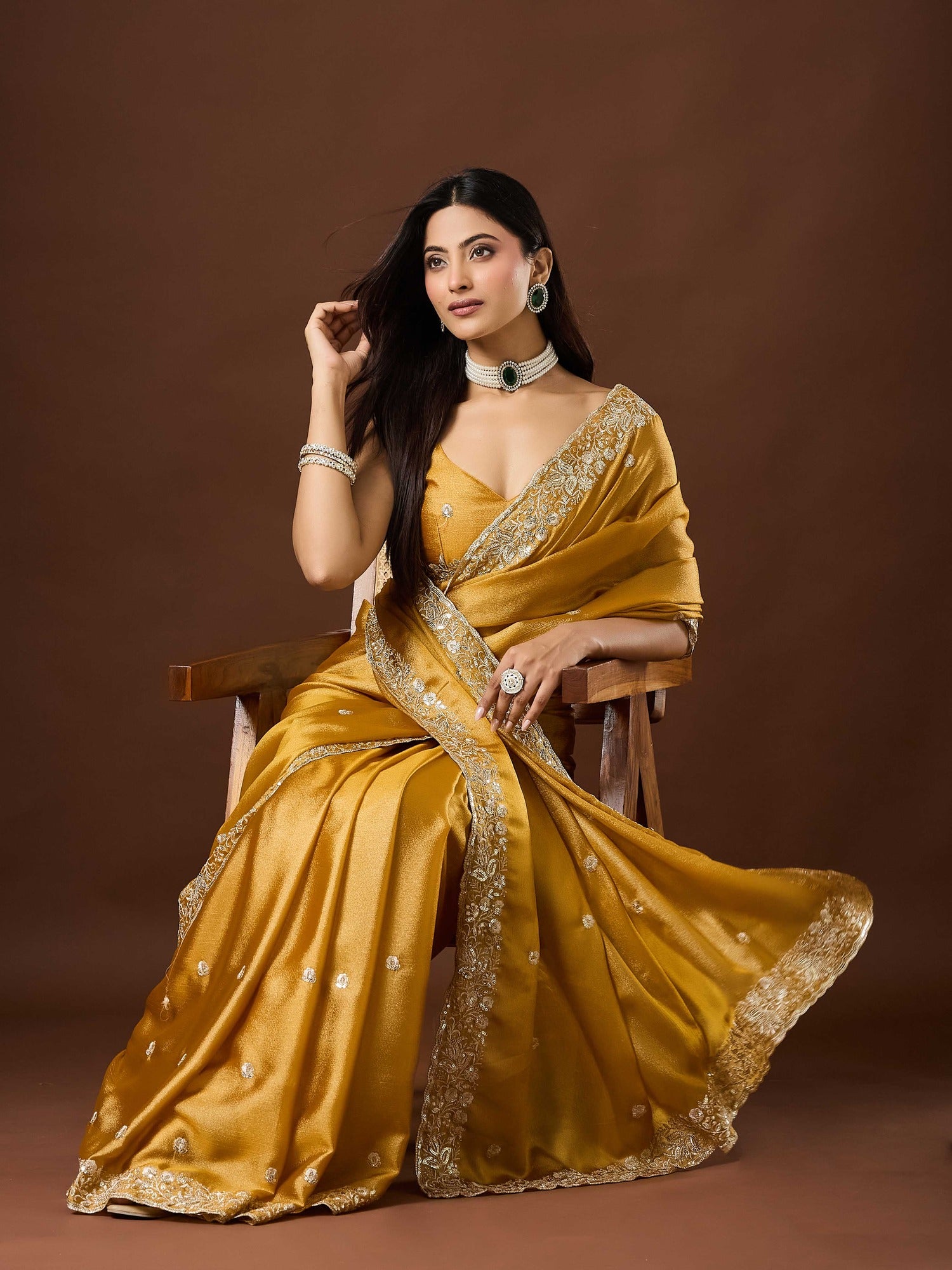Mustard Chinnon saree – detail view 3