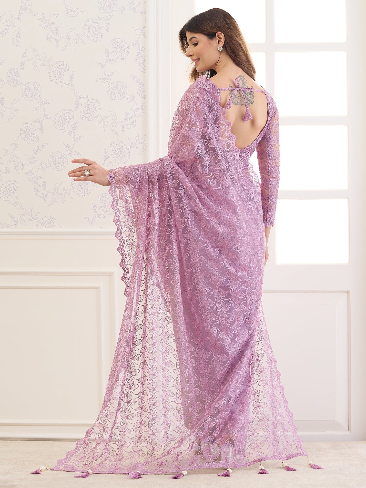 Lavender Net saree – detail view 1