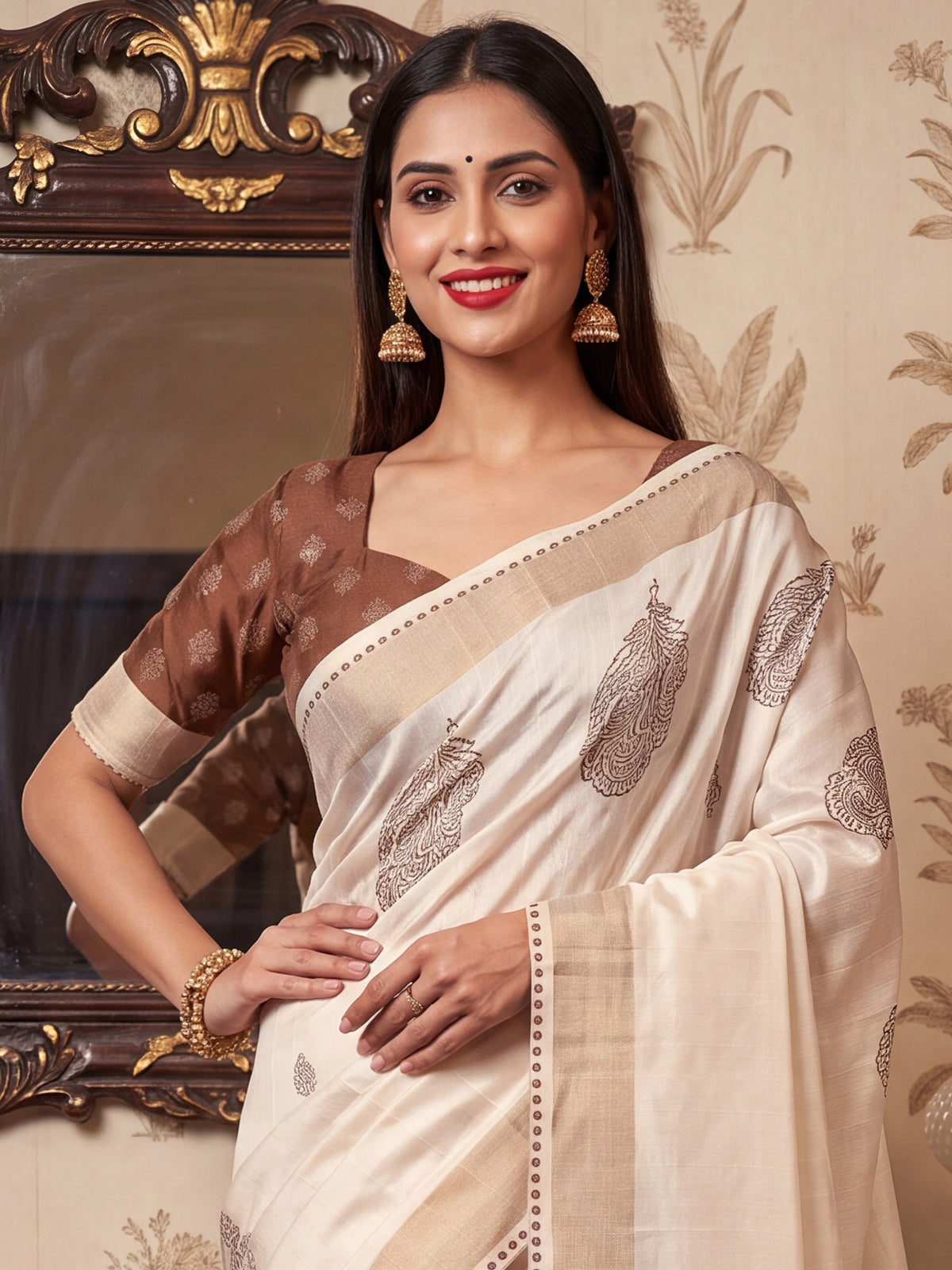 White Satin Silk saree – detail view 4