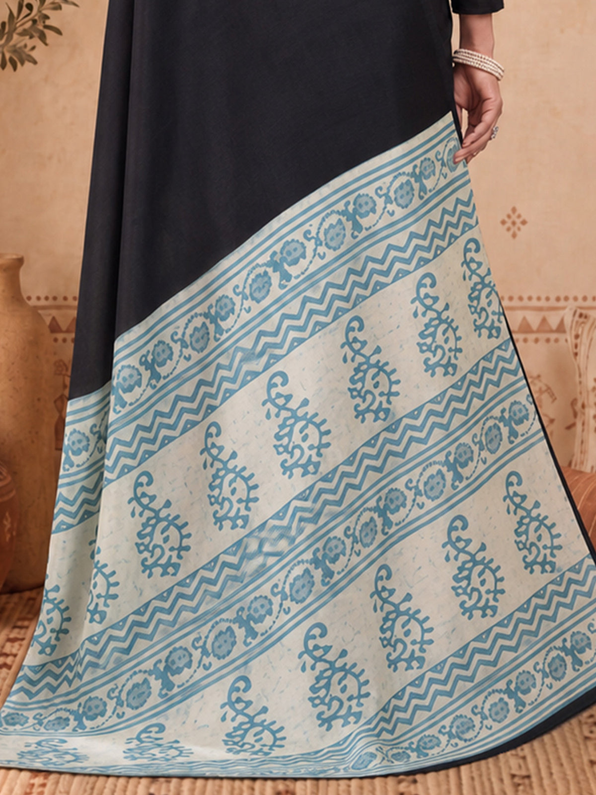 Black Bhagalpuri Silk saree – detail view 5