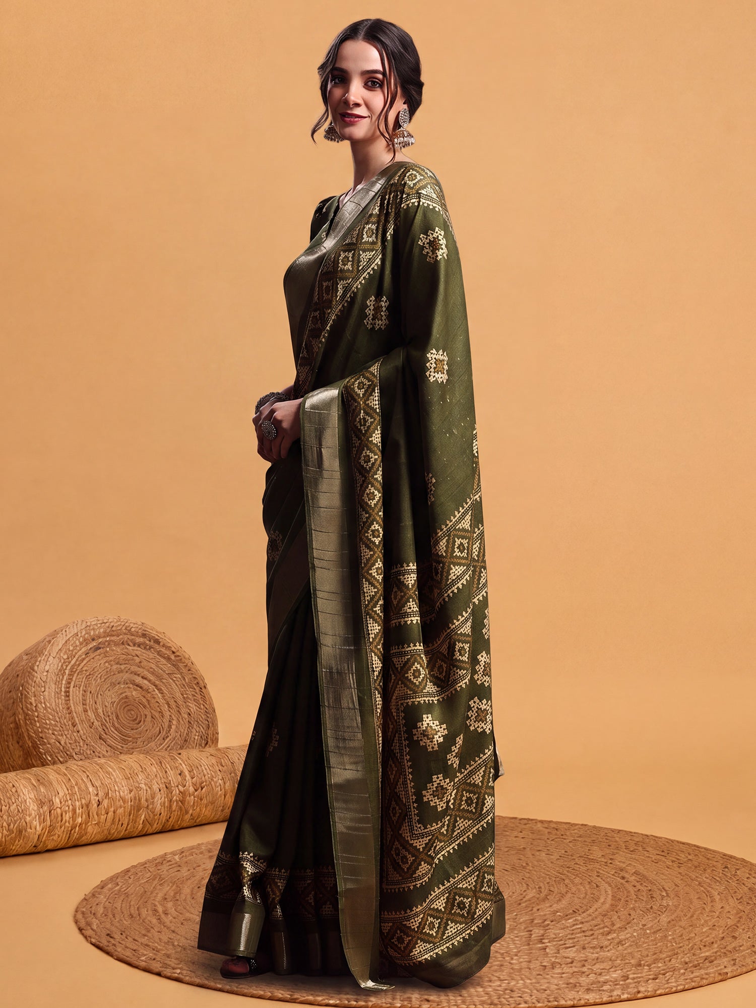 Olive Silk Blend saree – detail view 2