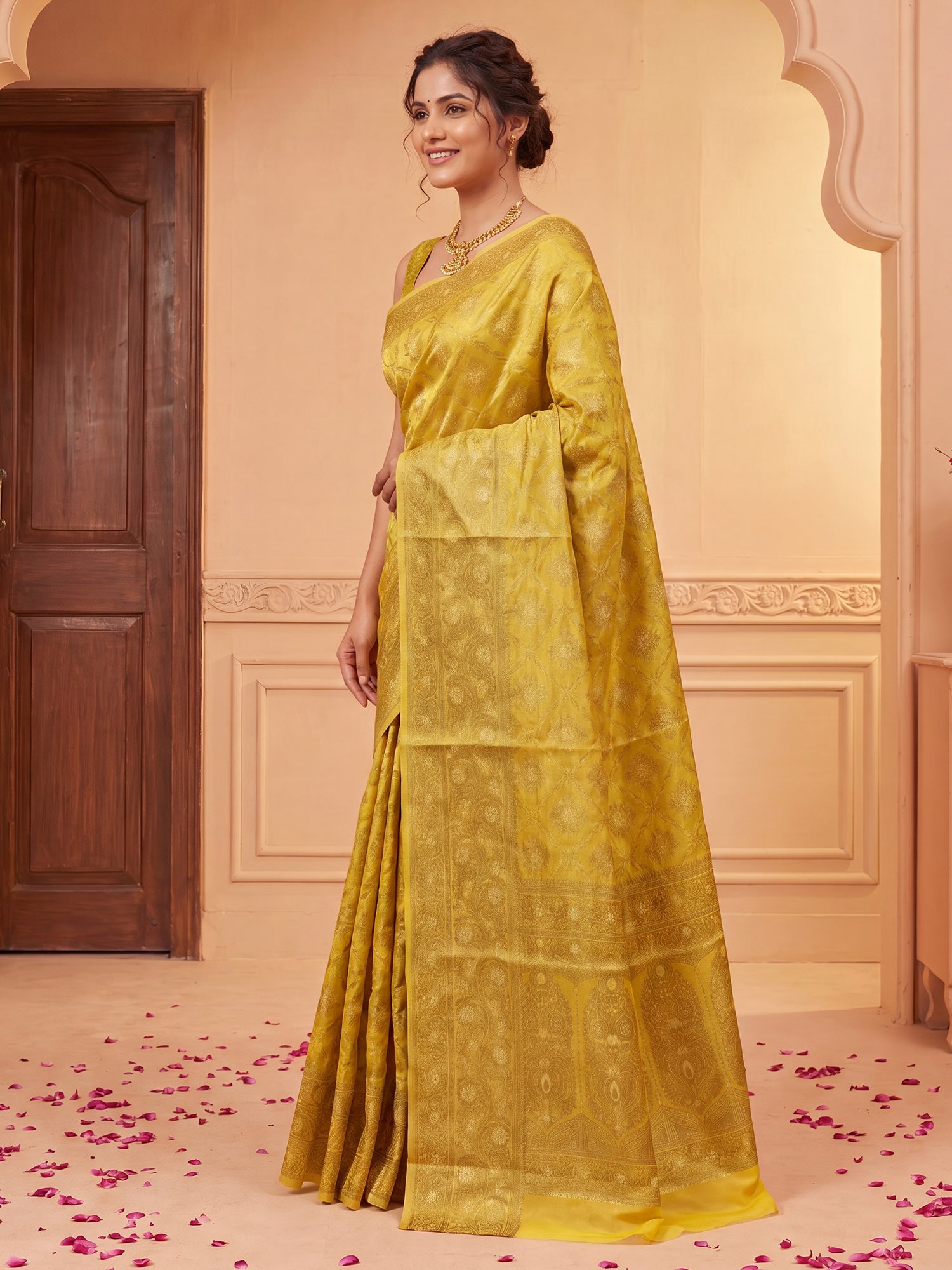 Yellow Silk Blend saree – detail view 2