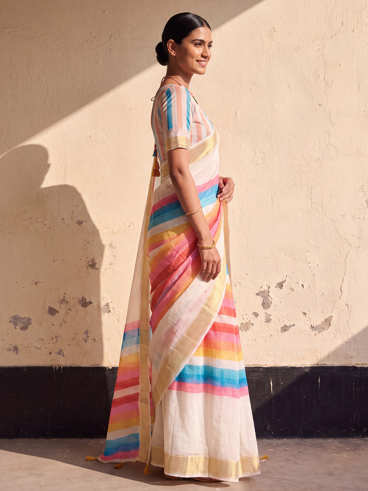 Off White Linen saree – detail view 2