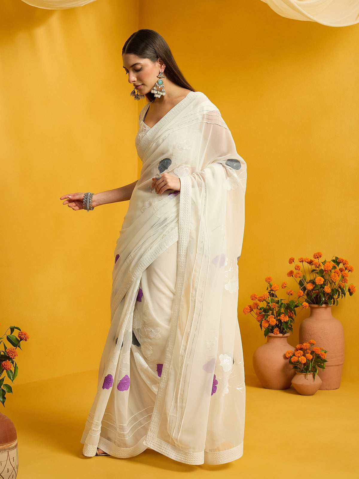Off White Georgette saree – detail view 2