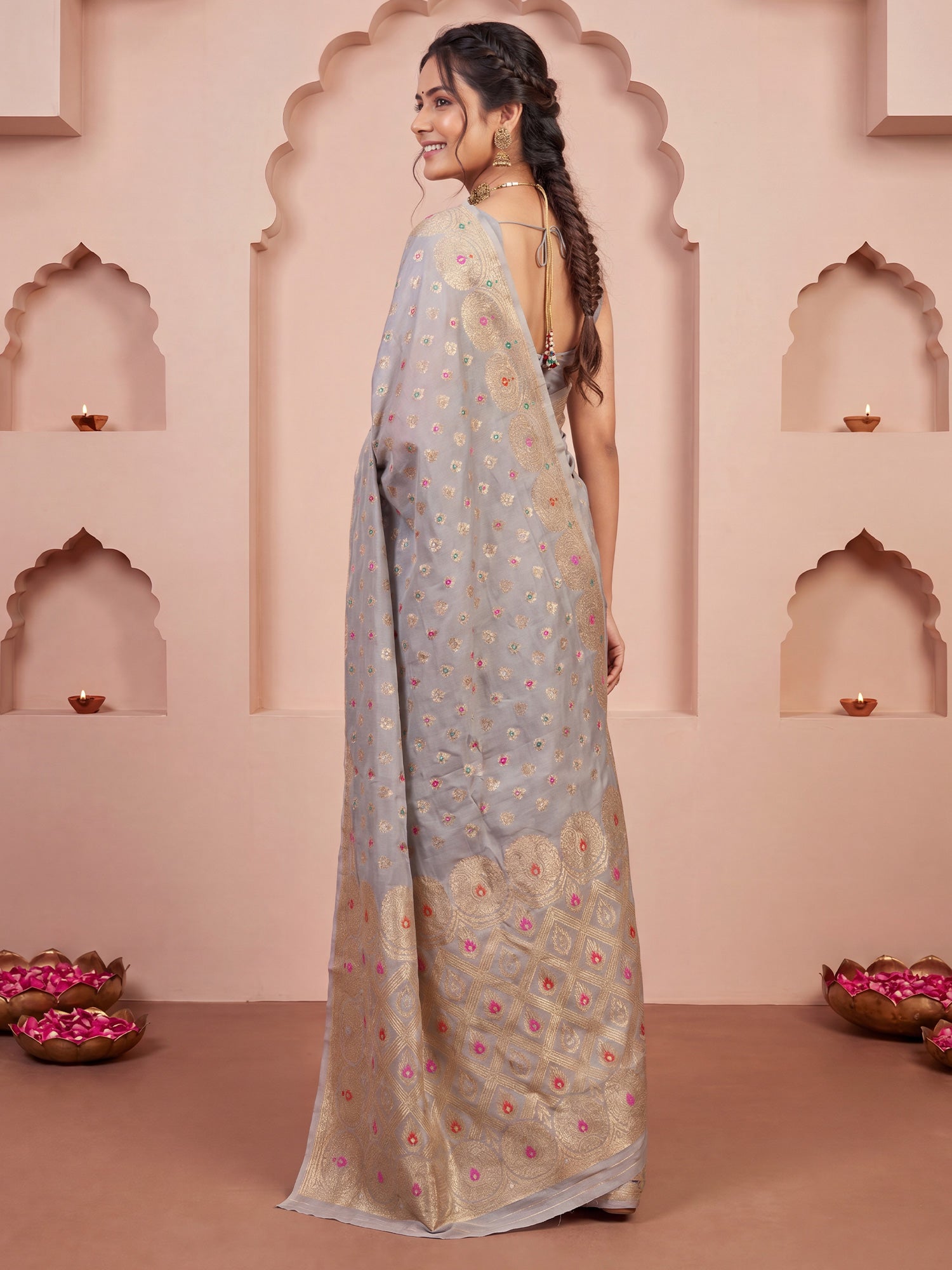 Grey Silk Blend saree – detail view 1