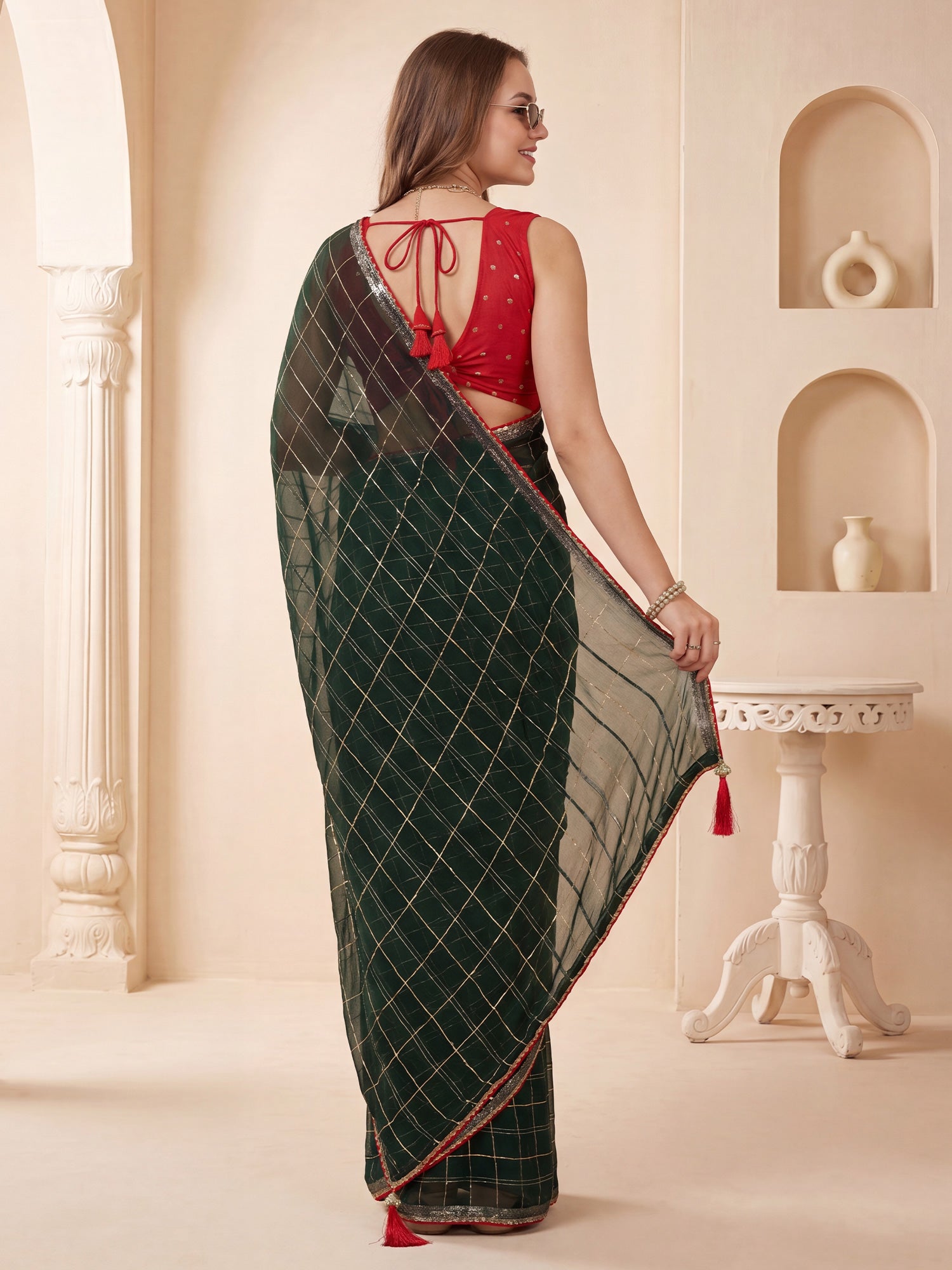 Dark Green Viscose saree – detail view 1
