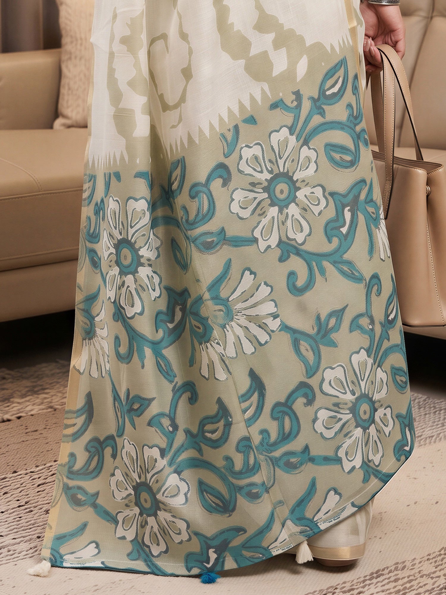 White Cotton Blend saree – detail view 5