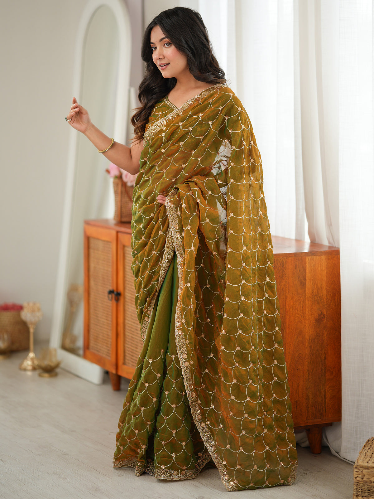 Gold Tissue saree – detail view 2