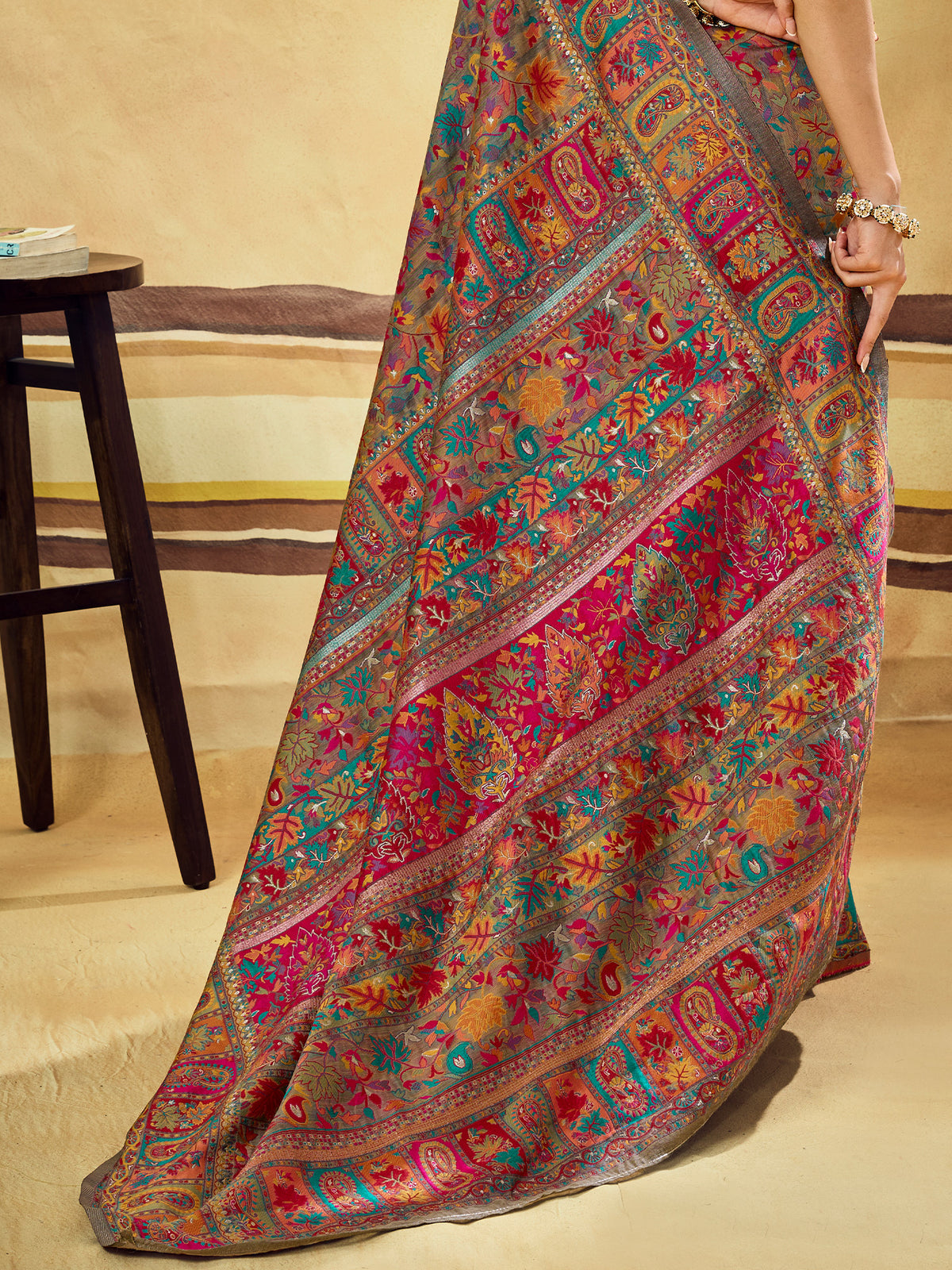 Grey Muga Cotton saree – detail view 5