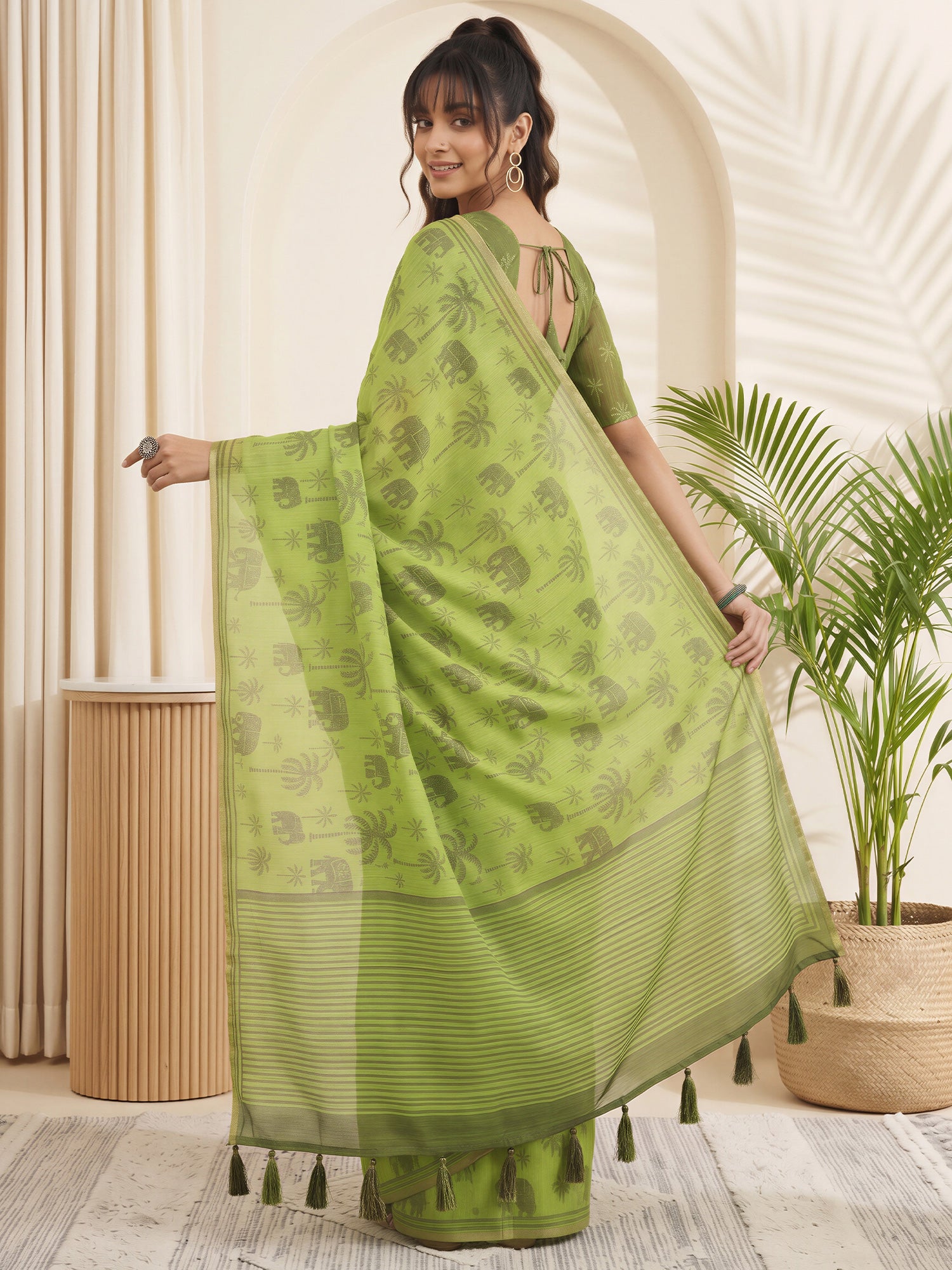 Light Green Cotton Linen saree – detail view 1
