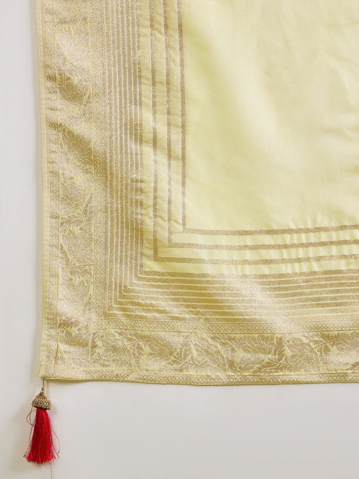 Cream Silk Blend saree – detail view 4