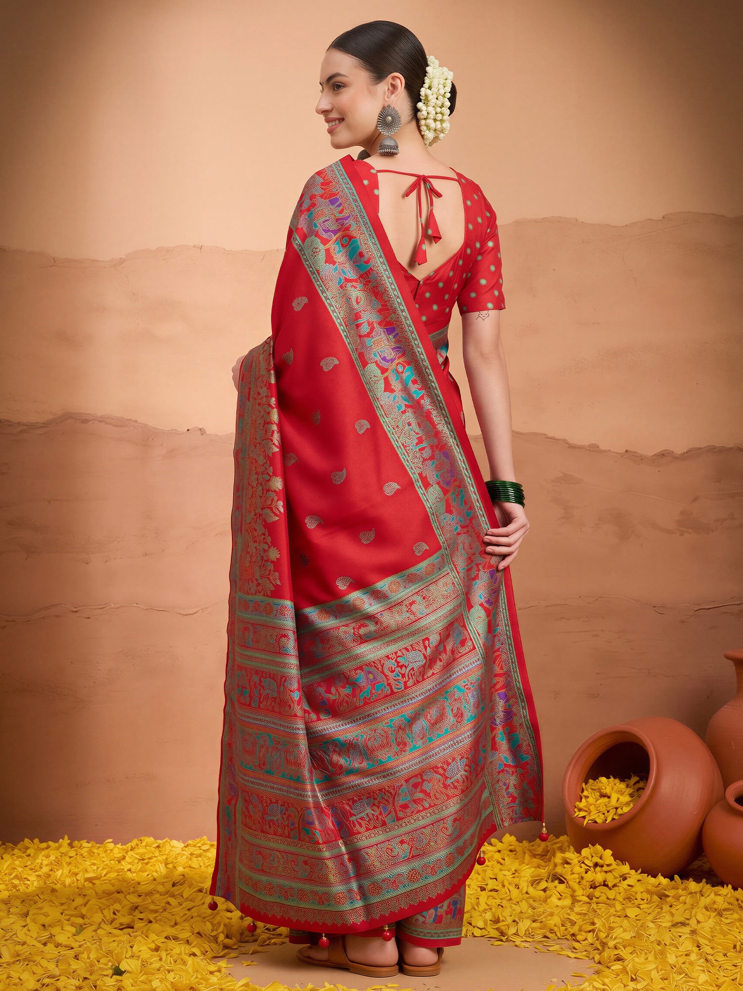 Red Silk Blend saree – detail view 1