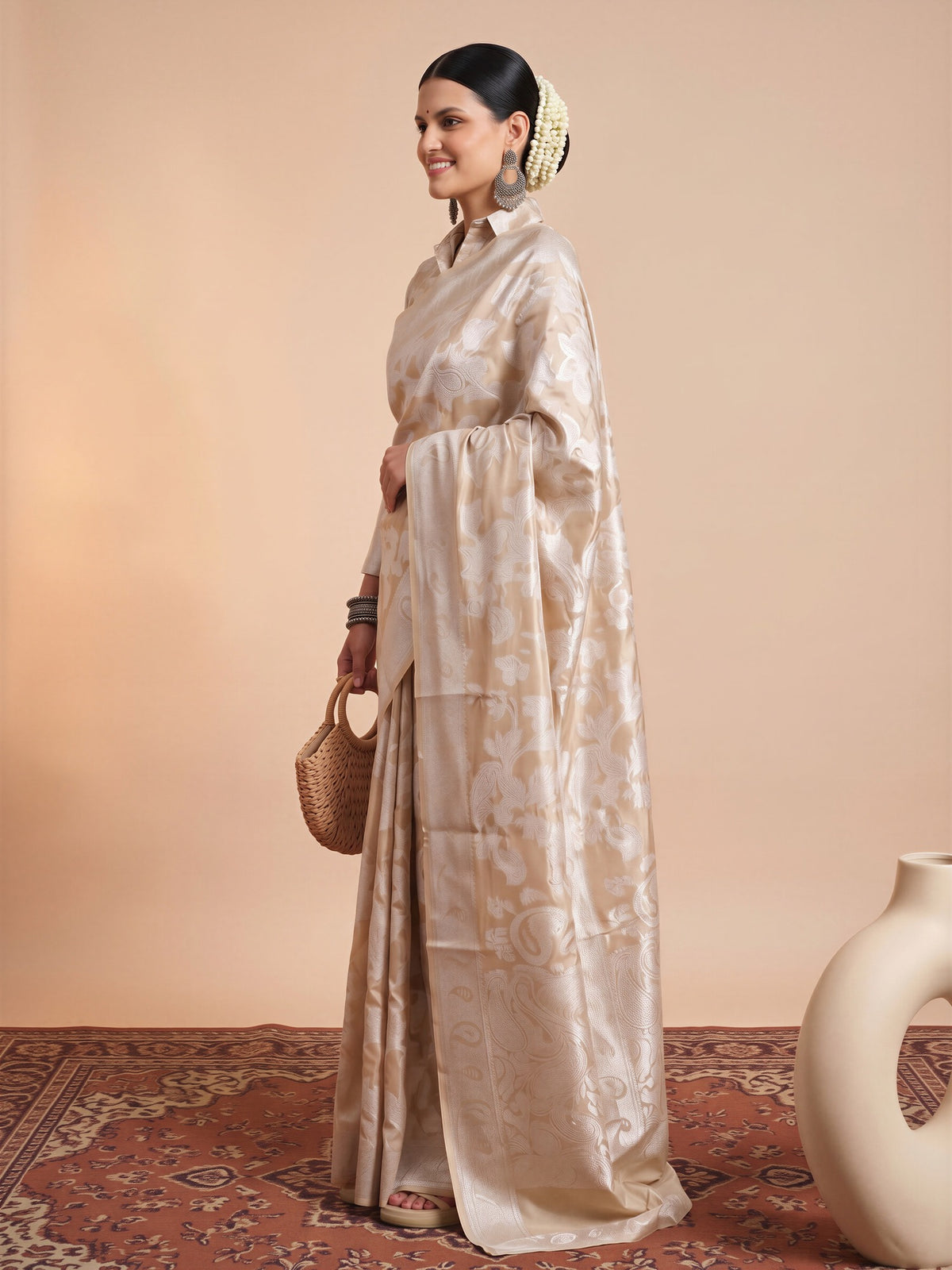Cream Organza saree – detail view 2