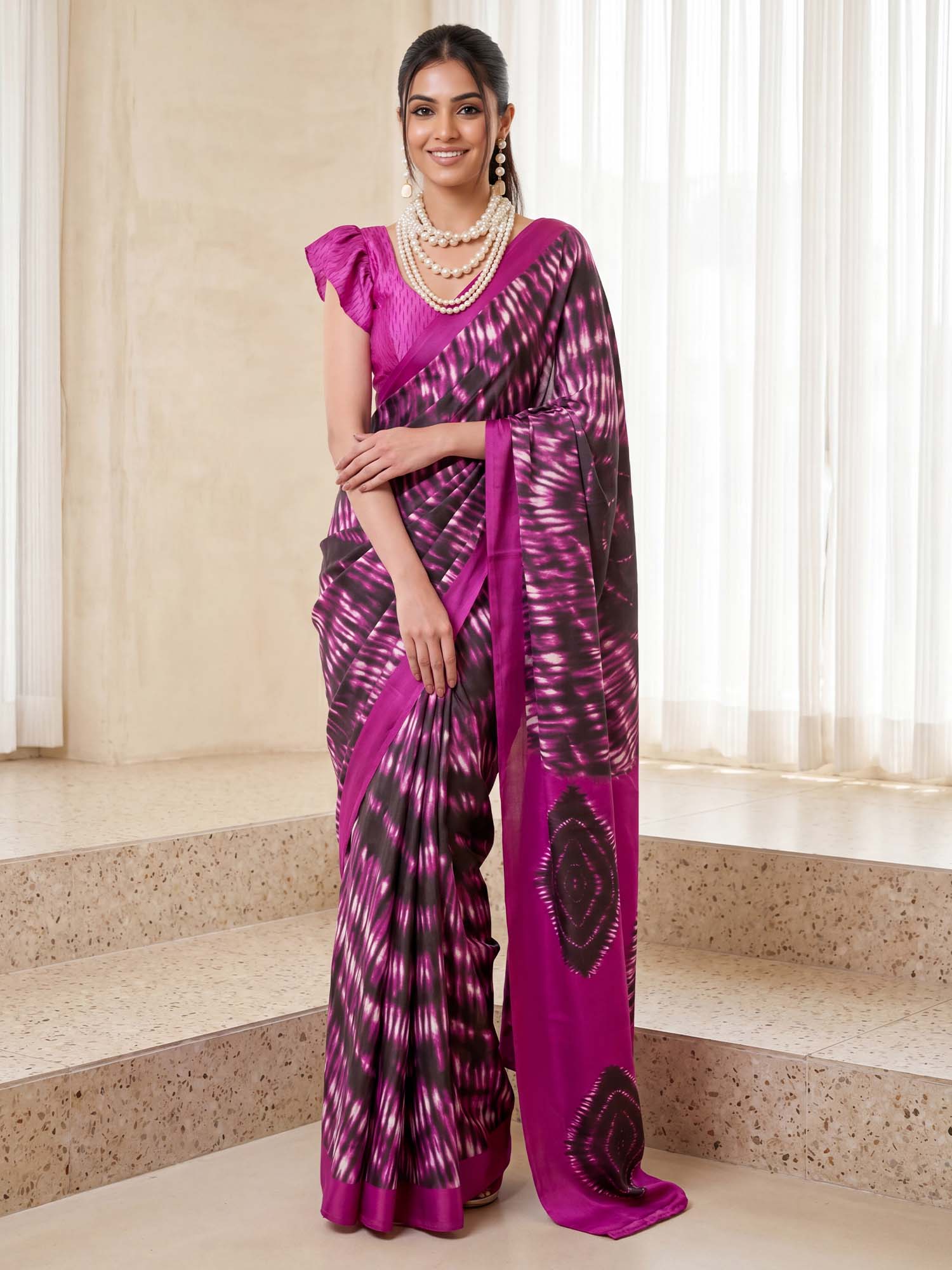 Magenta Crepe saree – detail view 3