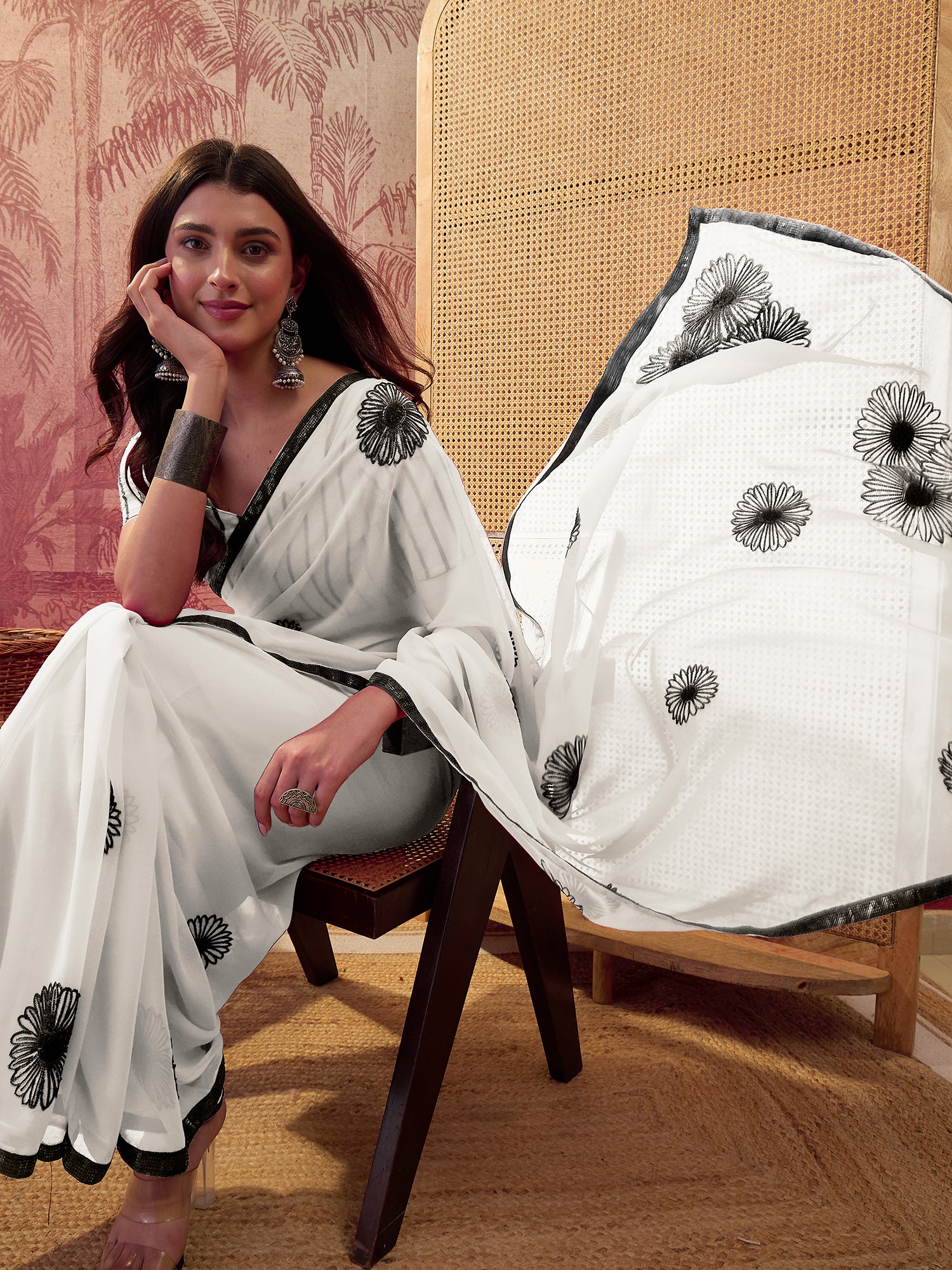 White Georgette saree – detail view 3