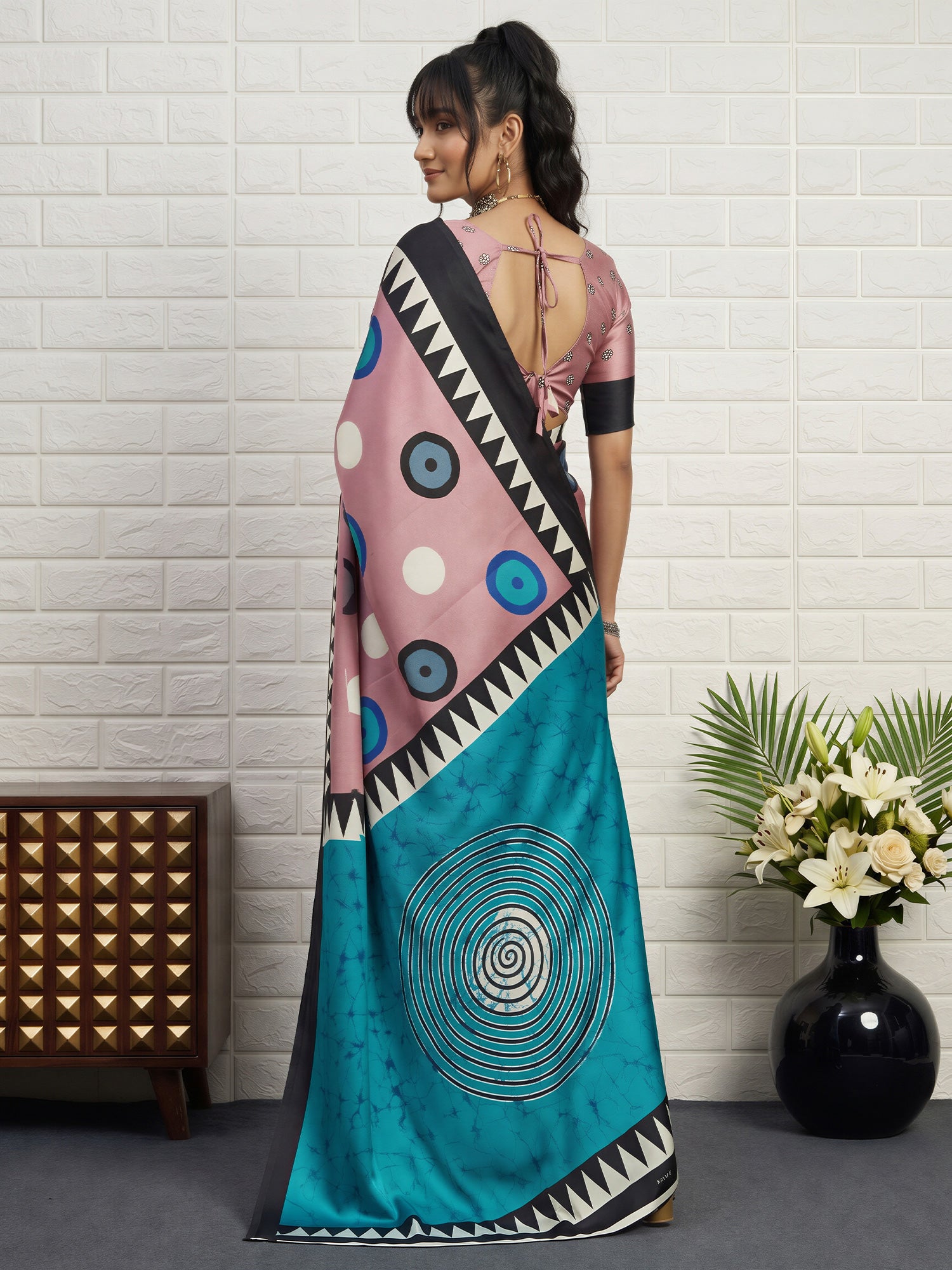 Mauve Satin saree – detail view 1