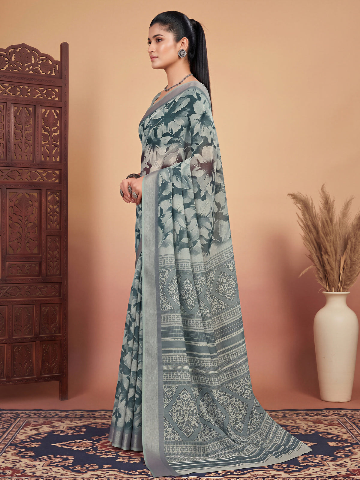 Green Cotton Linen saree – detail view 2