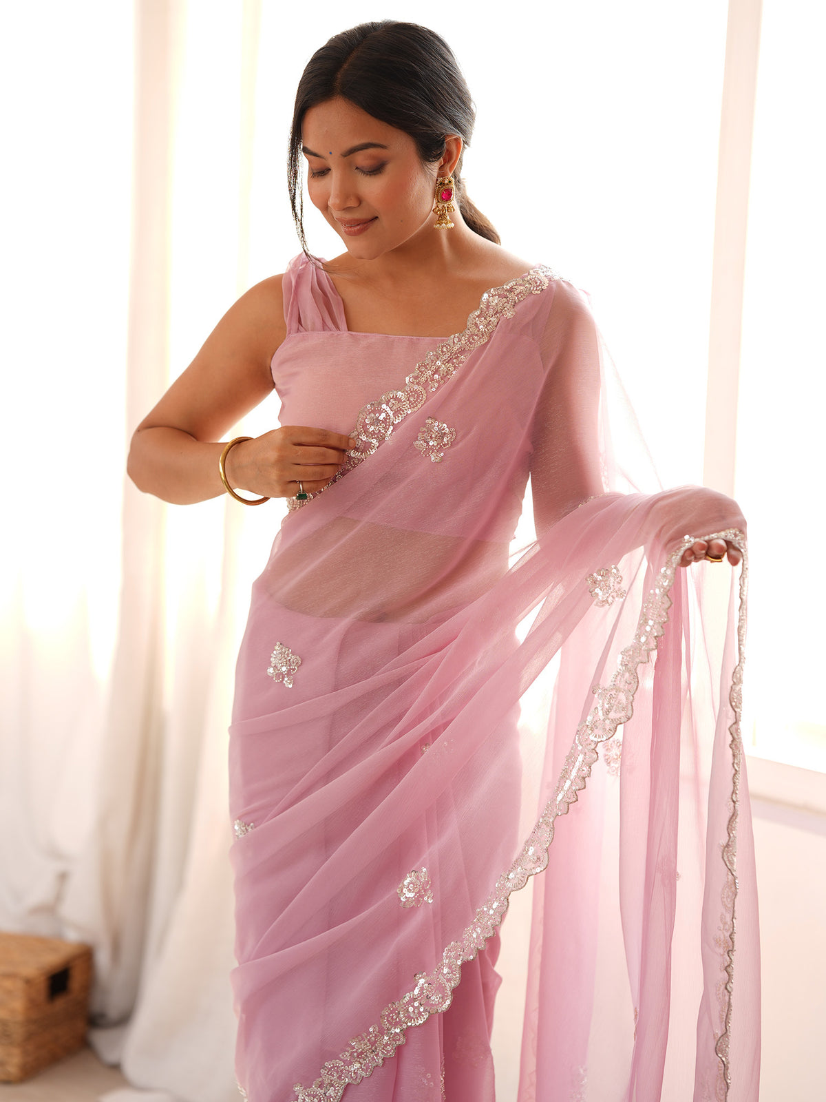 Pink Georgette saree – detail view 3
