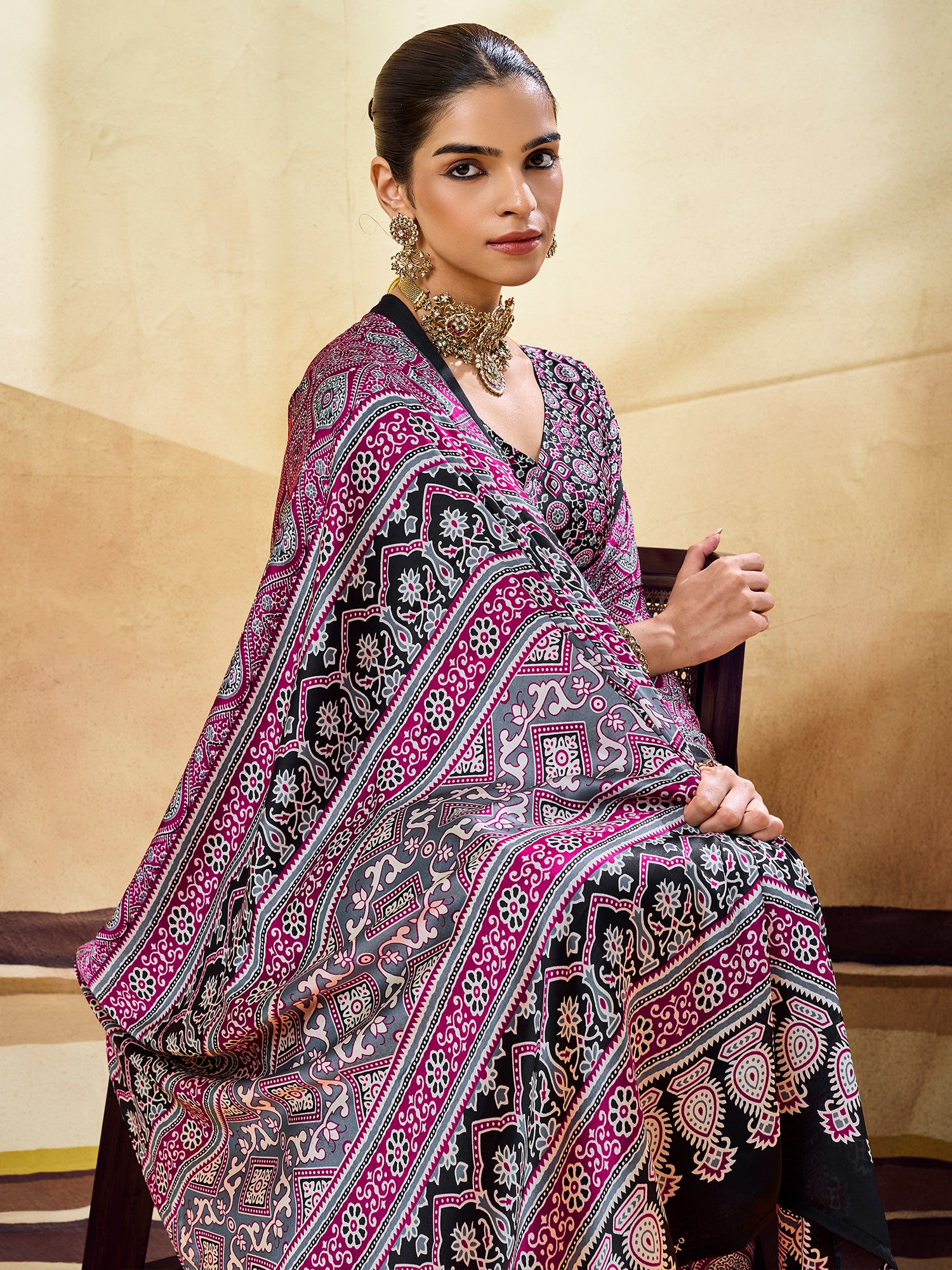 Magenta Satin saree – detail view 3