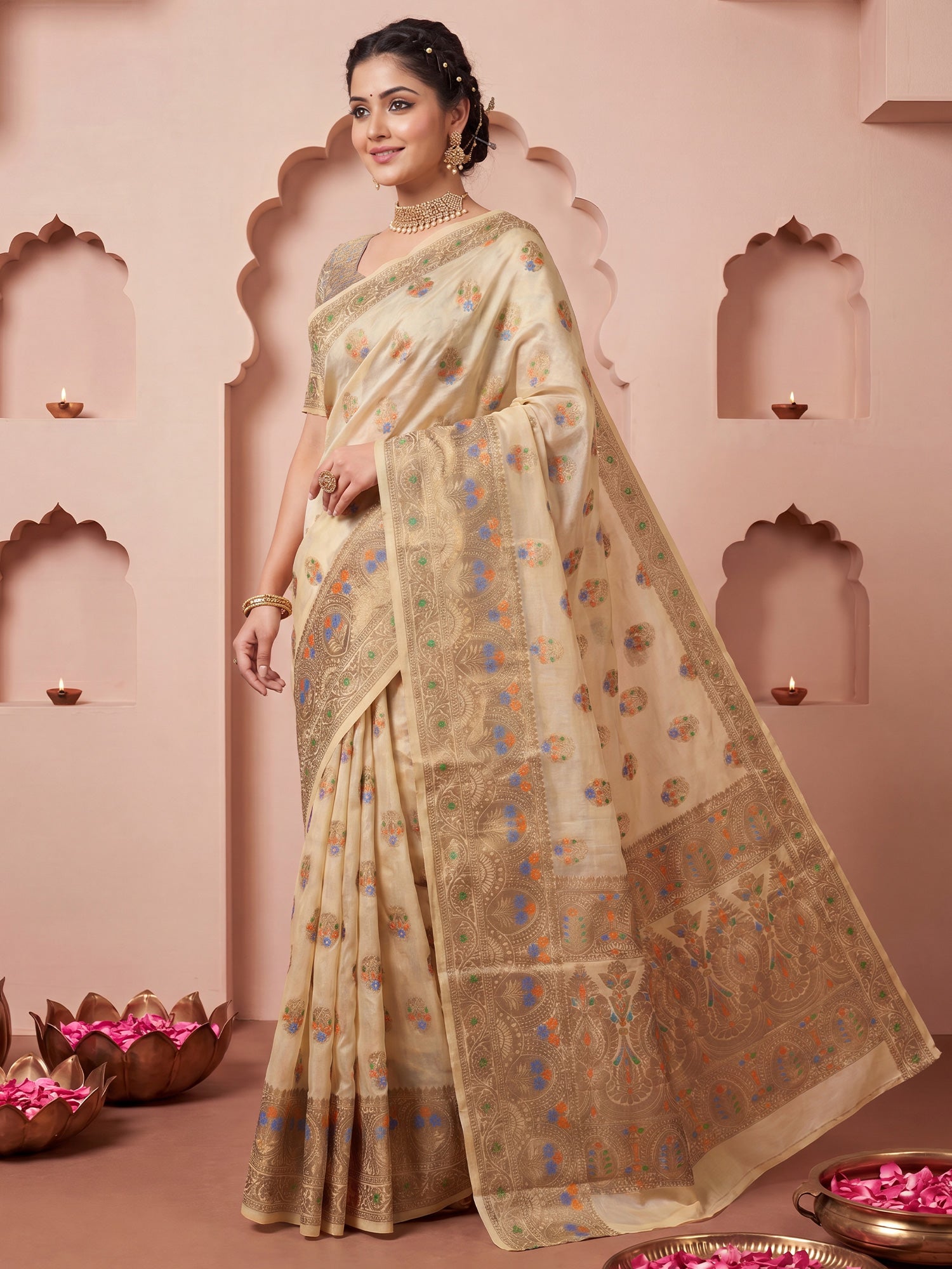 Cream Silk Blend saree – detail view 3