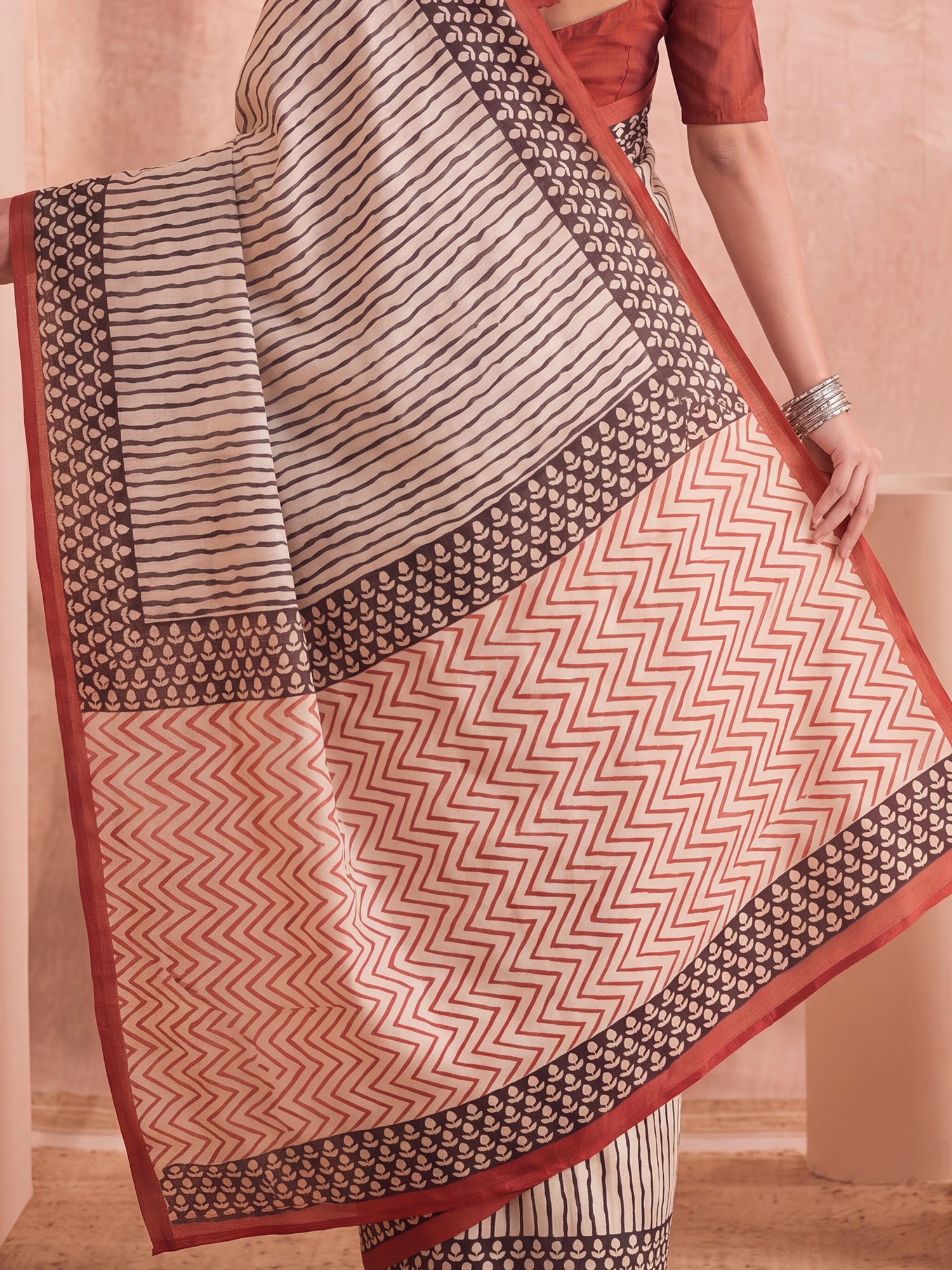 Off White Bhagalpuri Silk saree – detail view 5