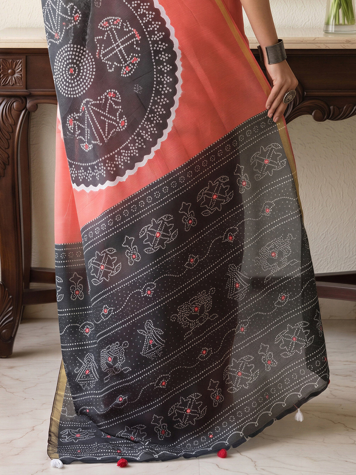 Coral Cotton Blend saree – detail view 5