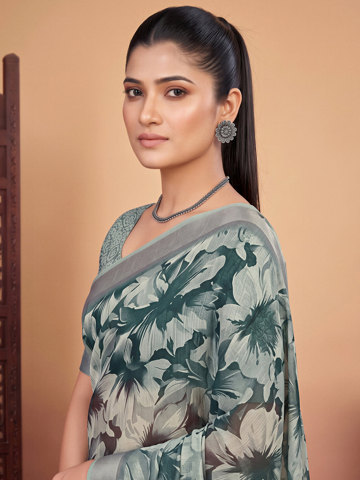 Green Cotton Linen saree – detail view 4