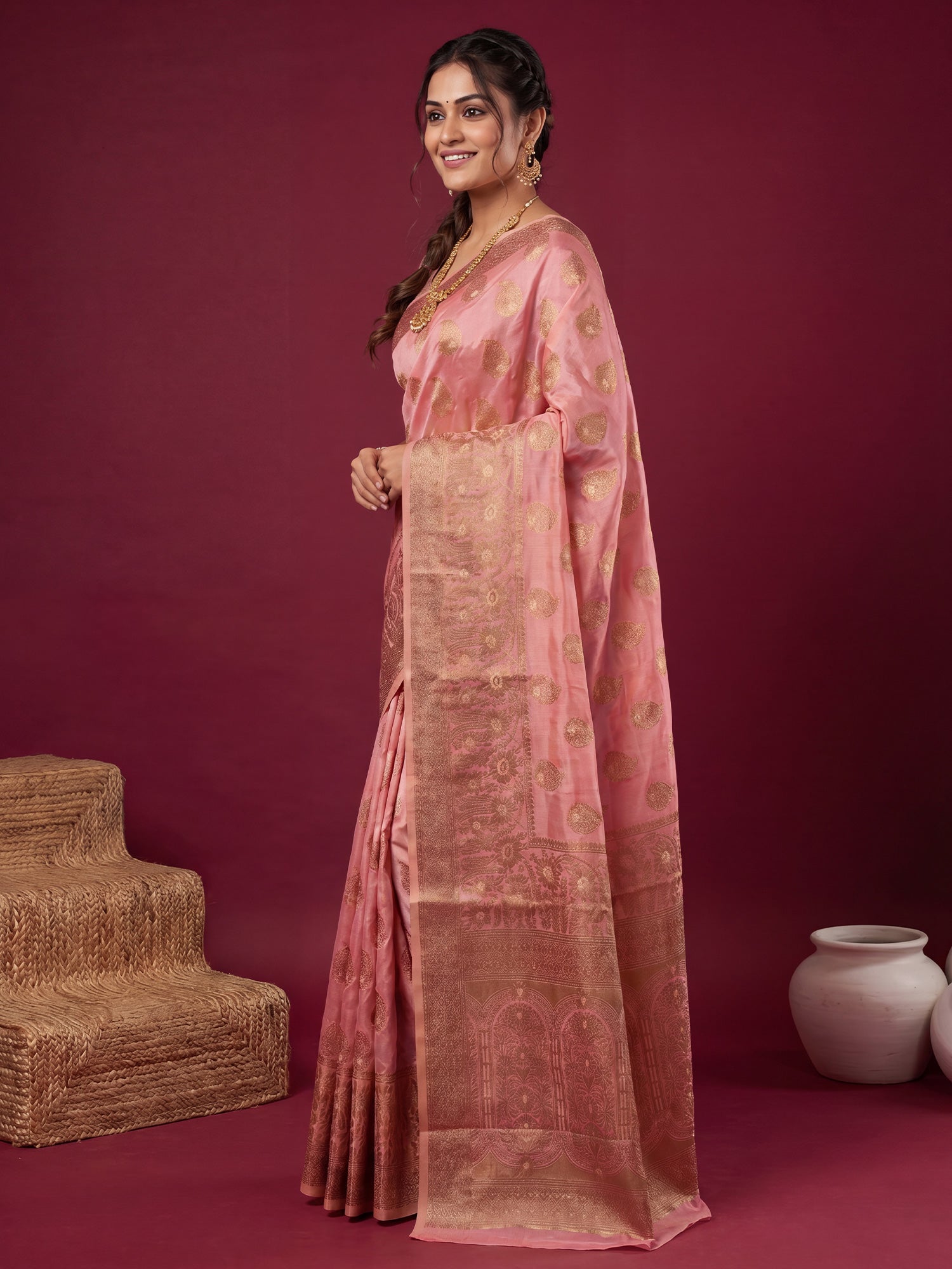 Pink Silk Blend saree – detail view 2