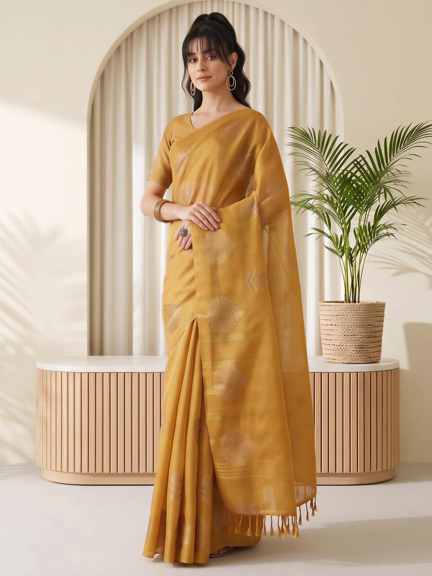 Mustard Linen saree – detail view 2