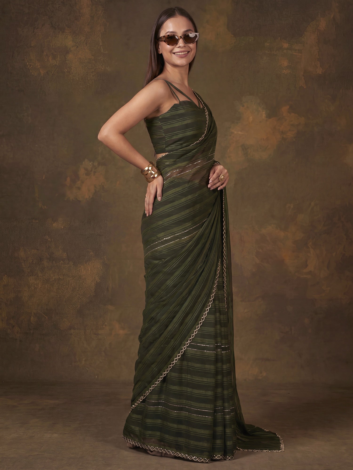 Dark Green Georgette saree – detail view 3