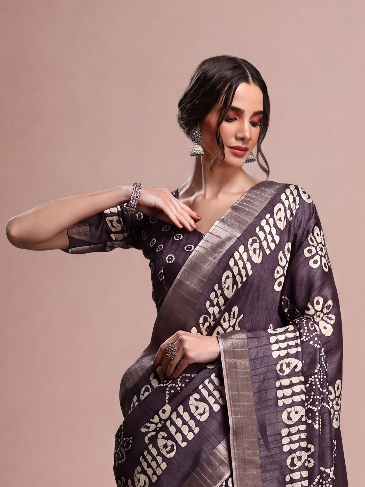 Violet Silk Blend saree – detail view 3